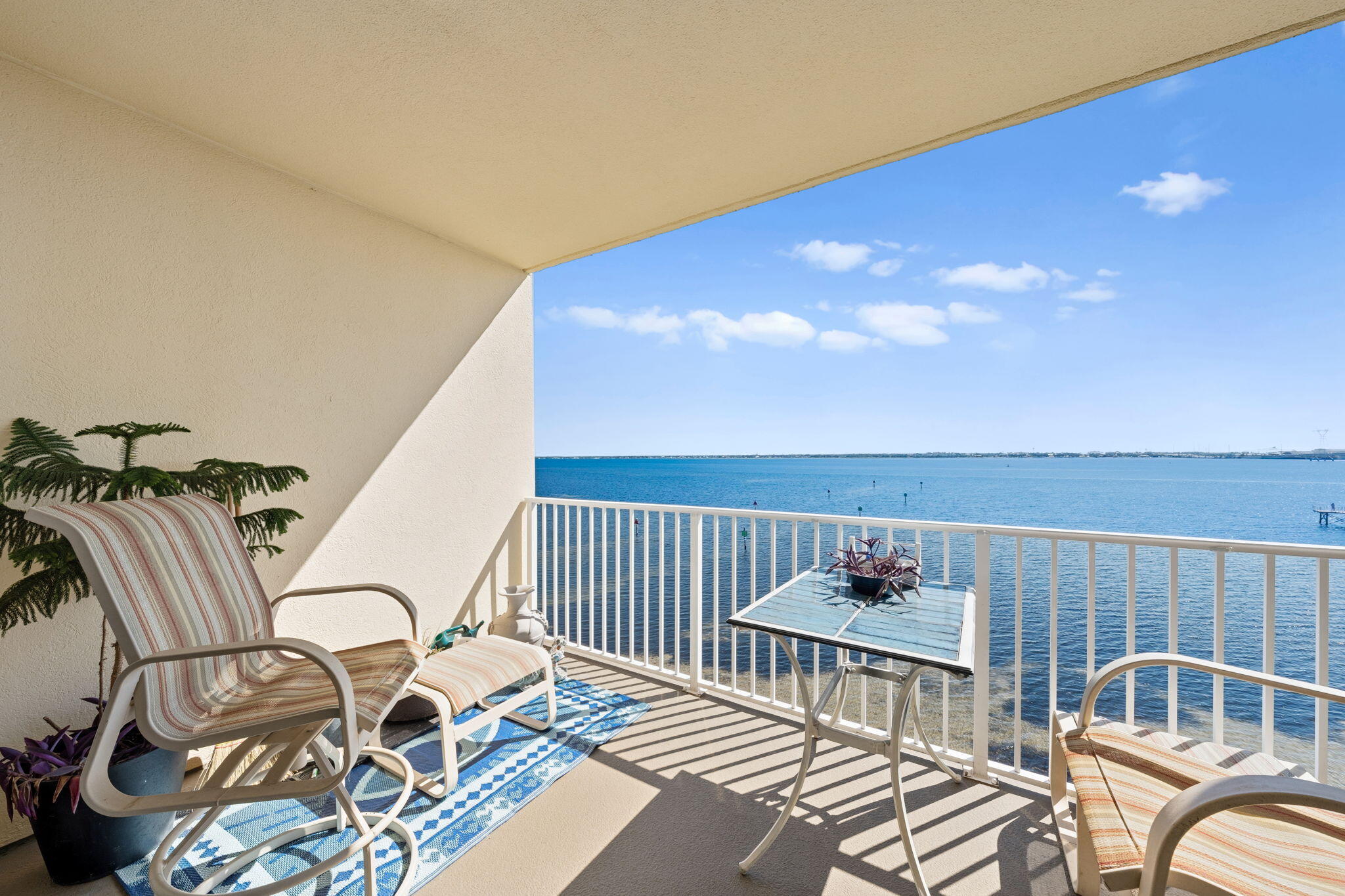 Hibiscus by the Bay Tower 1 - Residential