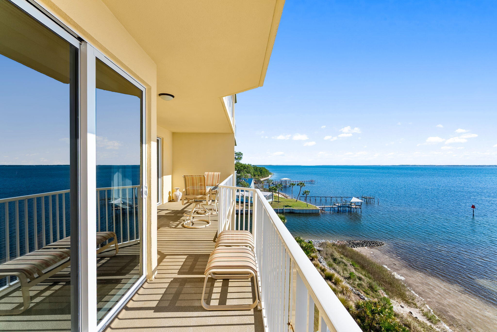 Hibiscus by the Bay Tower 1 - Residential