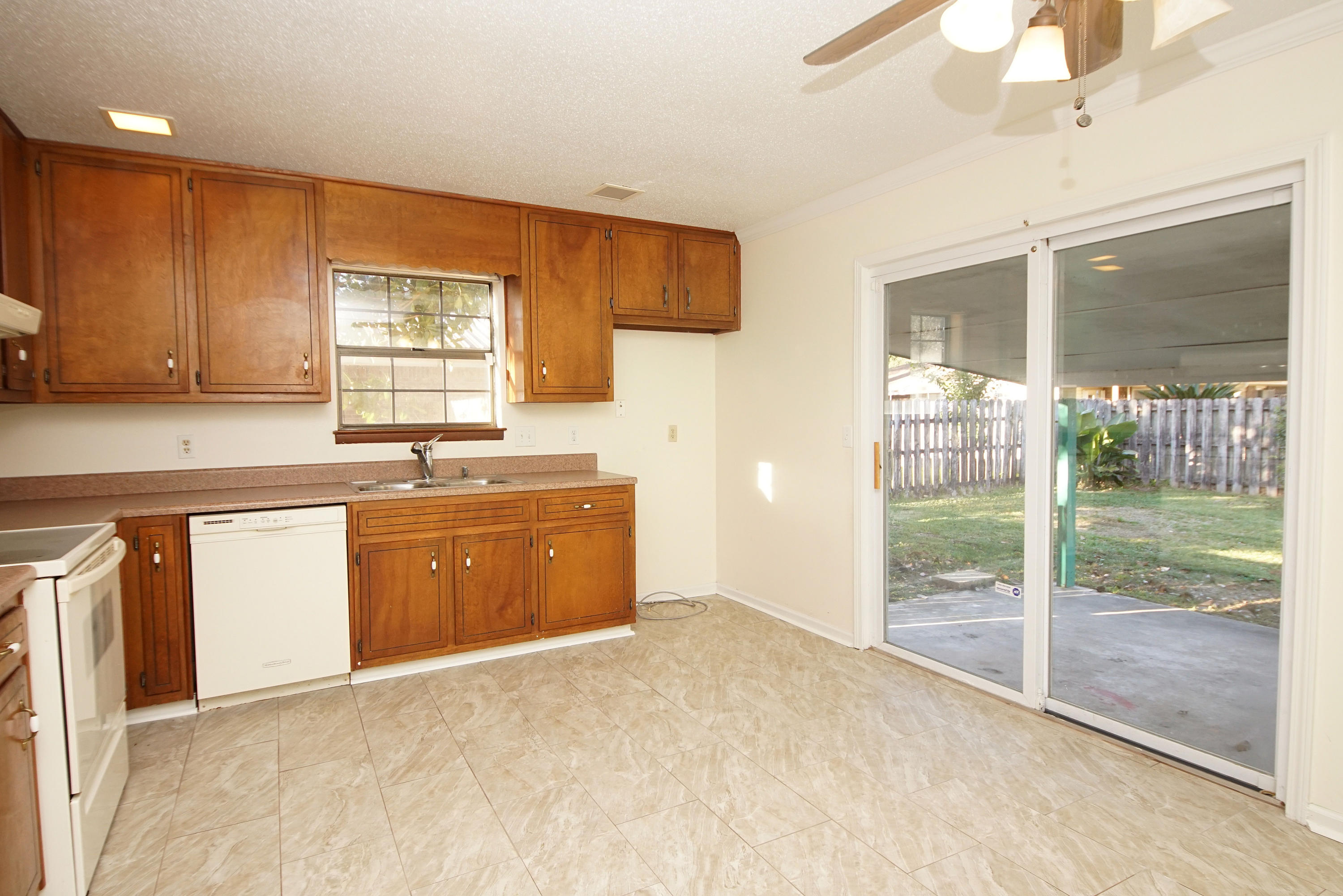 LAKE LORRAINE ESTATES 3 - Residential