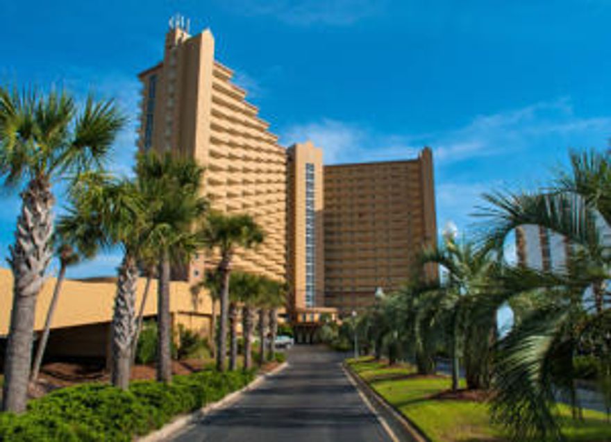 Gorgeous unit located in the sweet spot of Pelican Beach Resort.