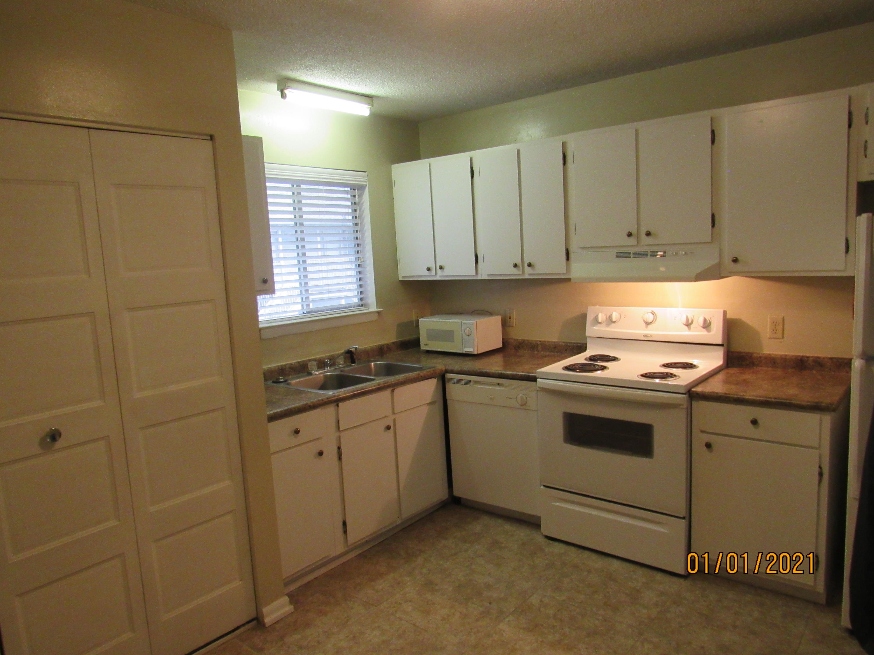 COLLEGE PARK CONDO - Residential Lease