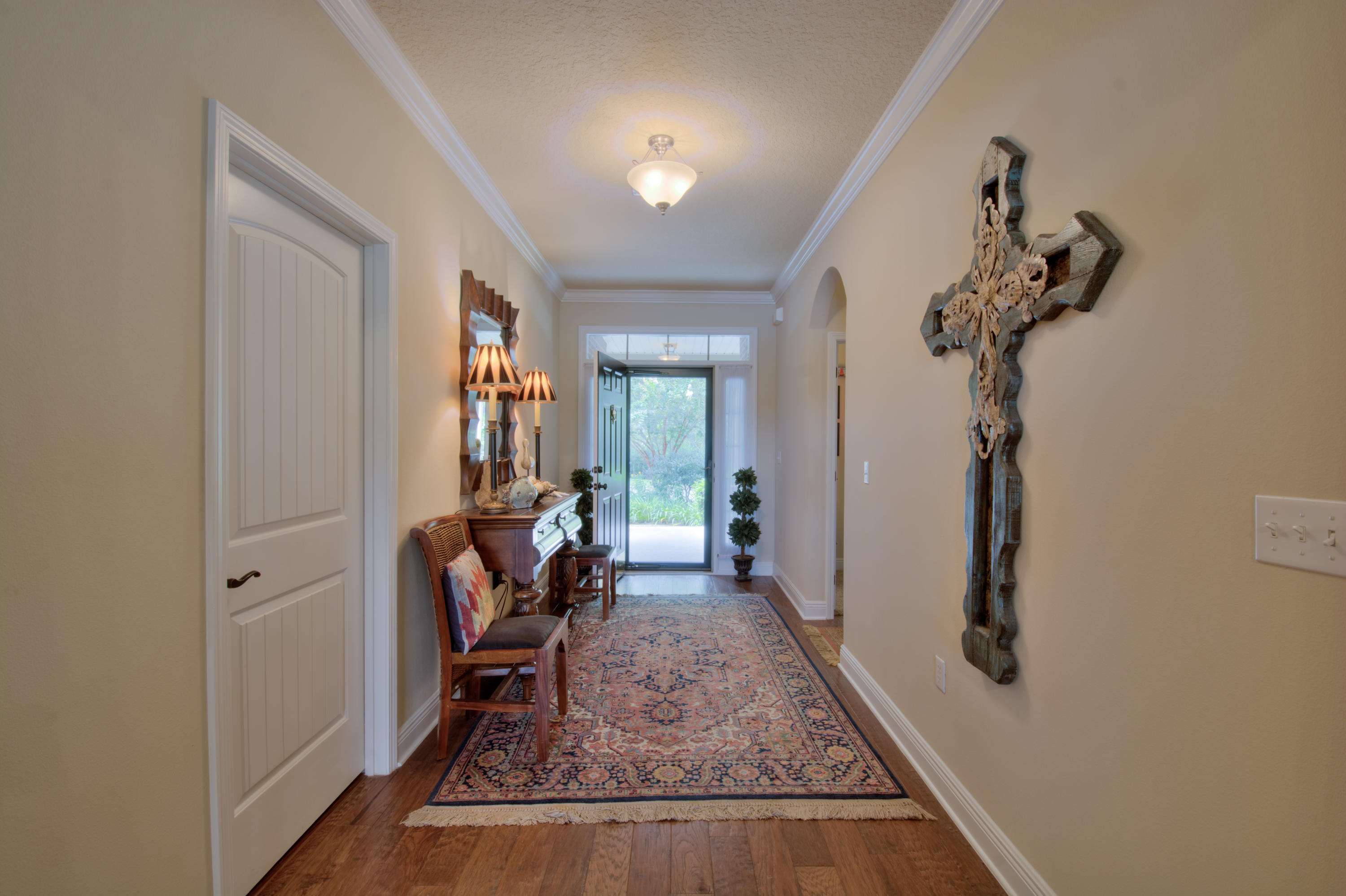 WHISPERING LAKE - Residential