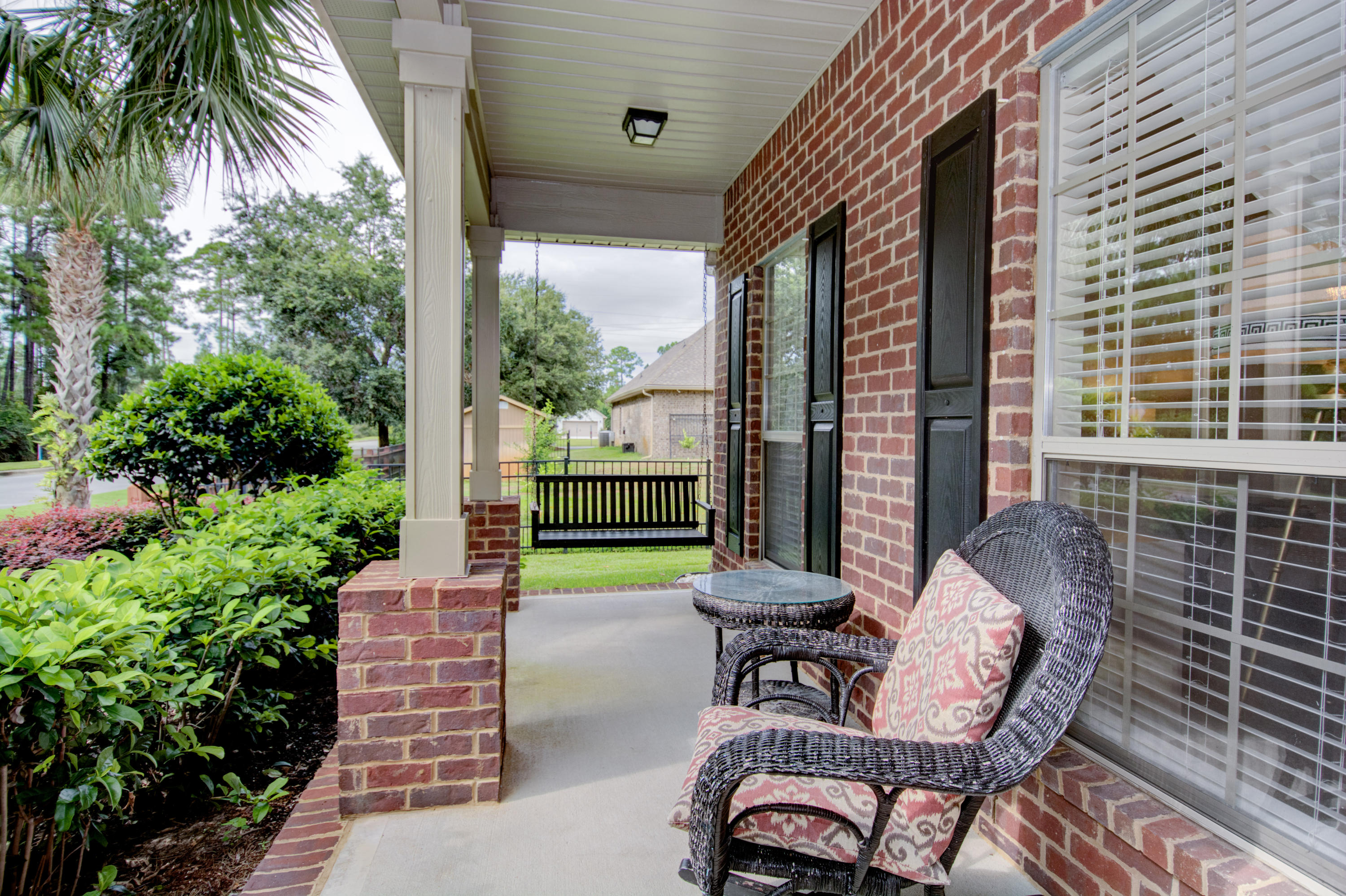 WHISPERING LAKE - Residential