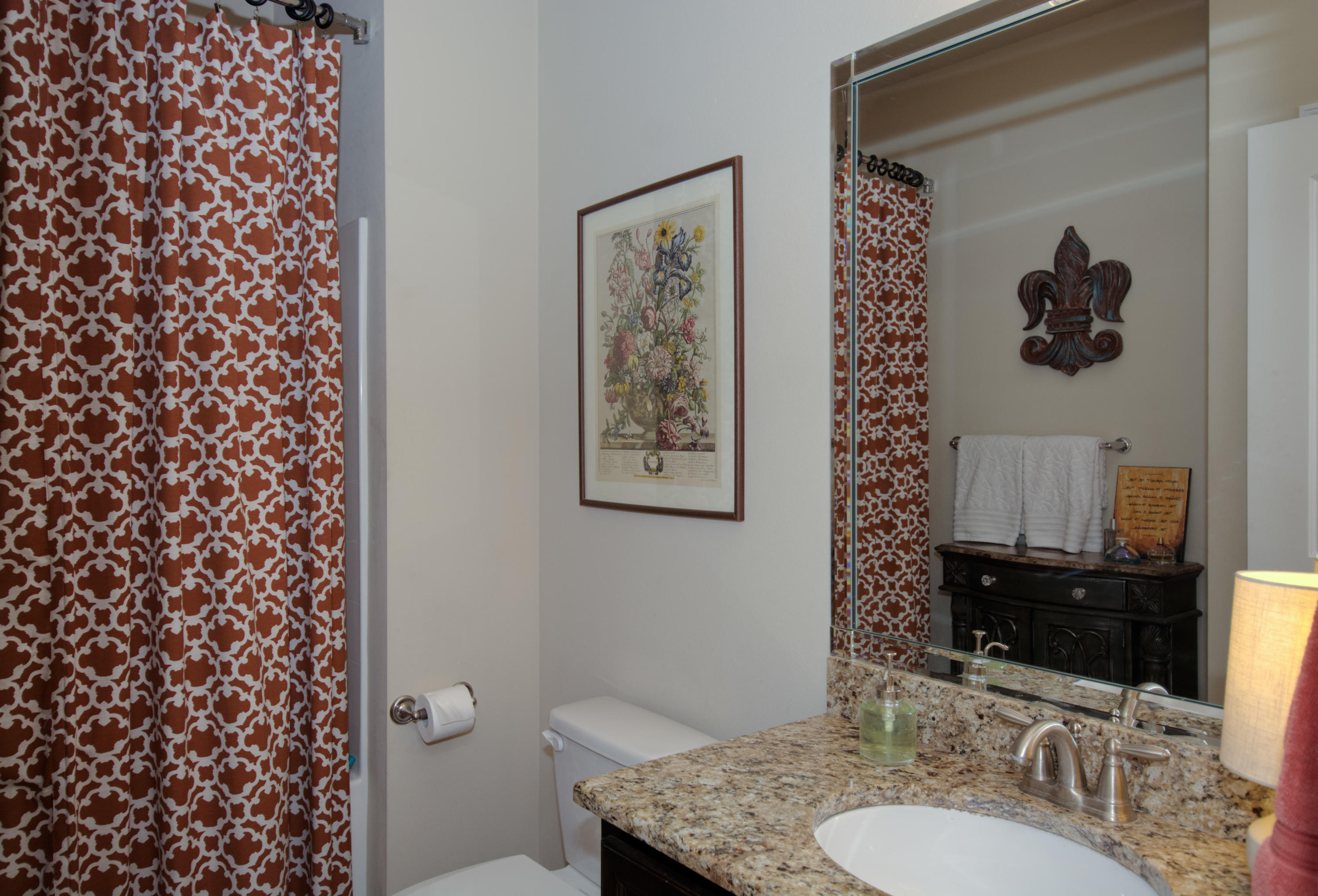 WHISPERING LAKE - Residential