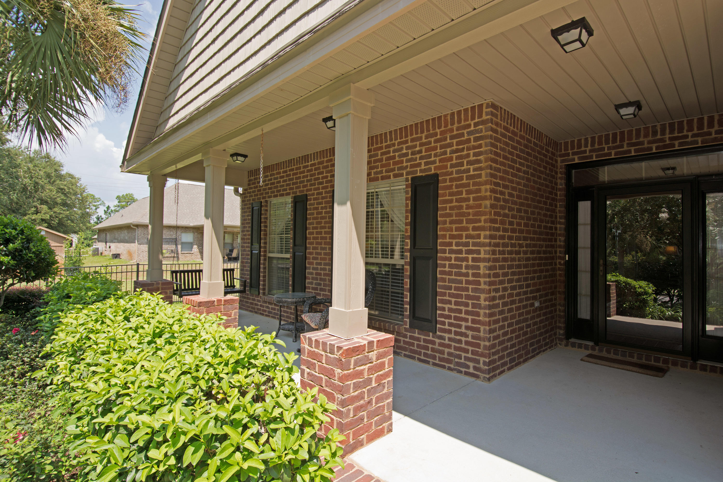 WHISPERING LAKE - Residential