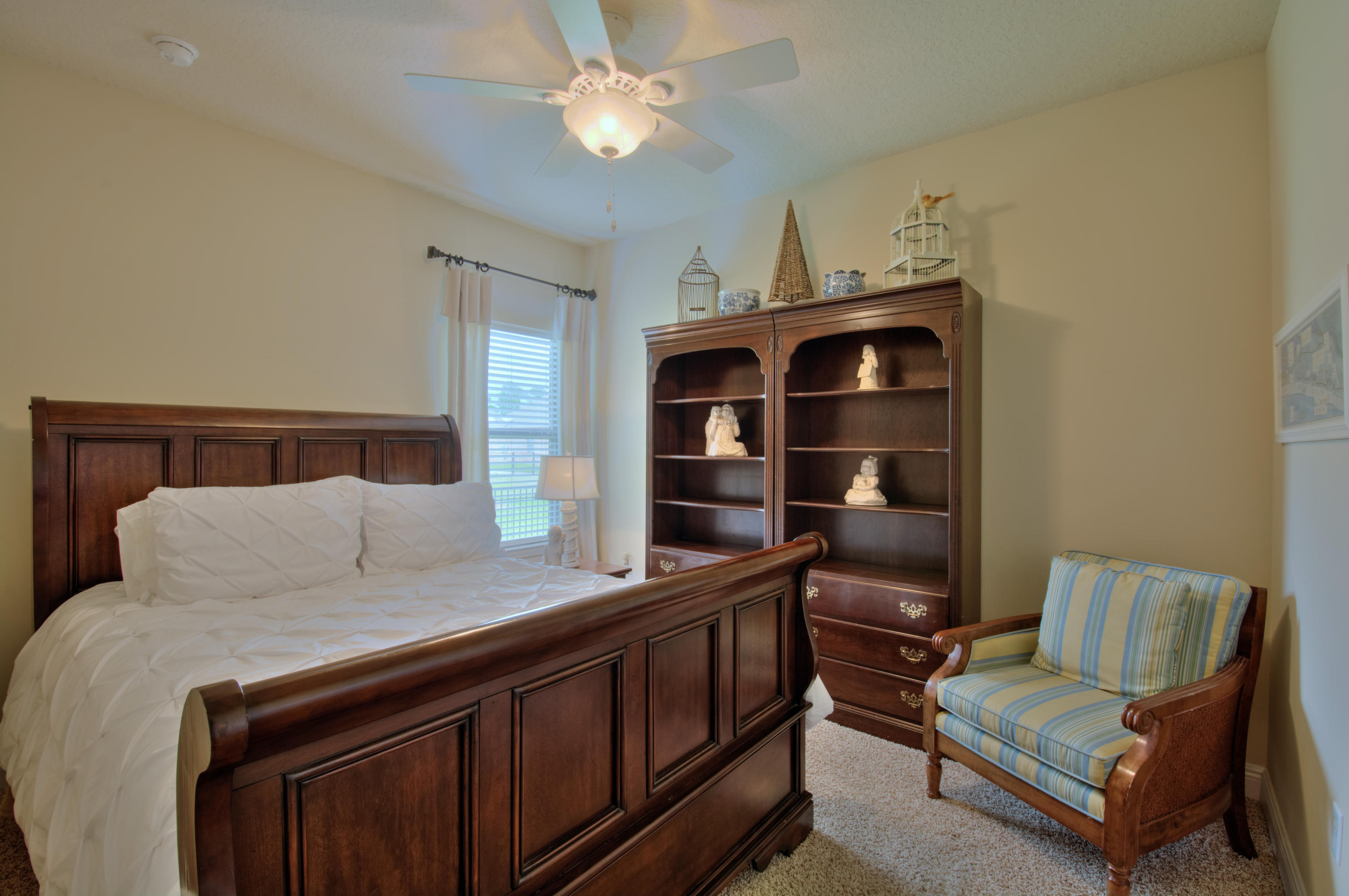 WHISPERING LAKE - Residential