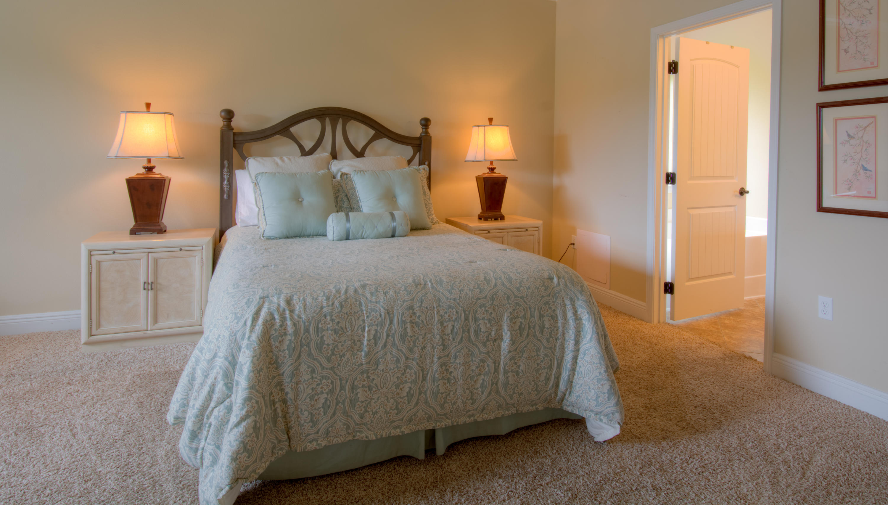 WHISPERING LAKE - Residential