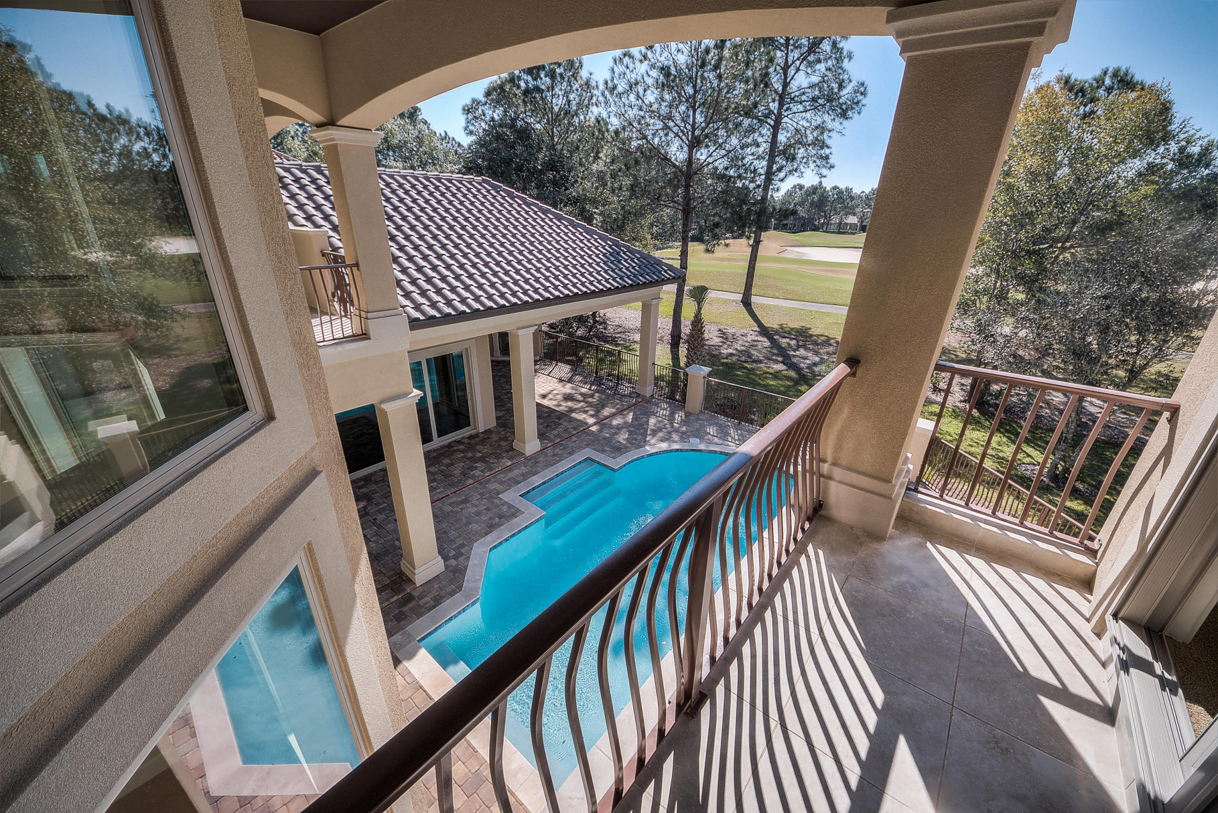 BURNT PINE - Residential