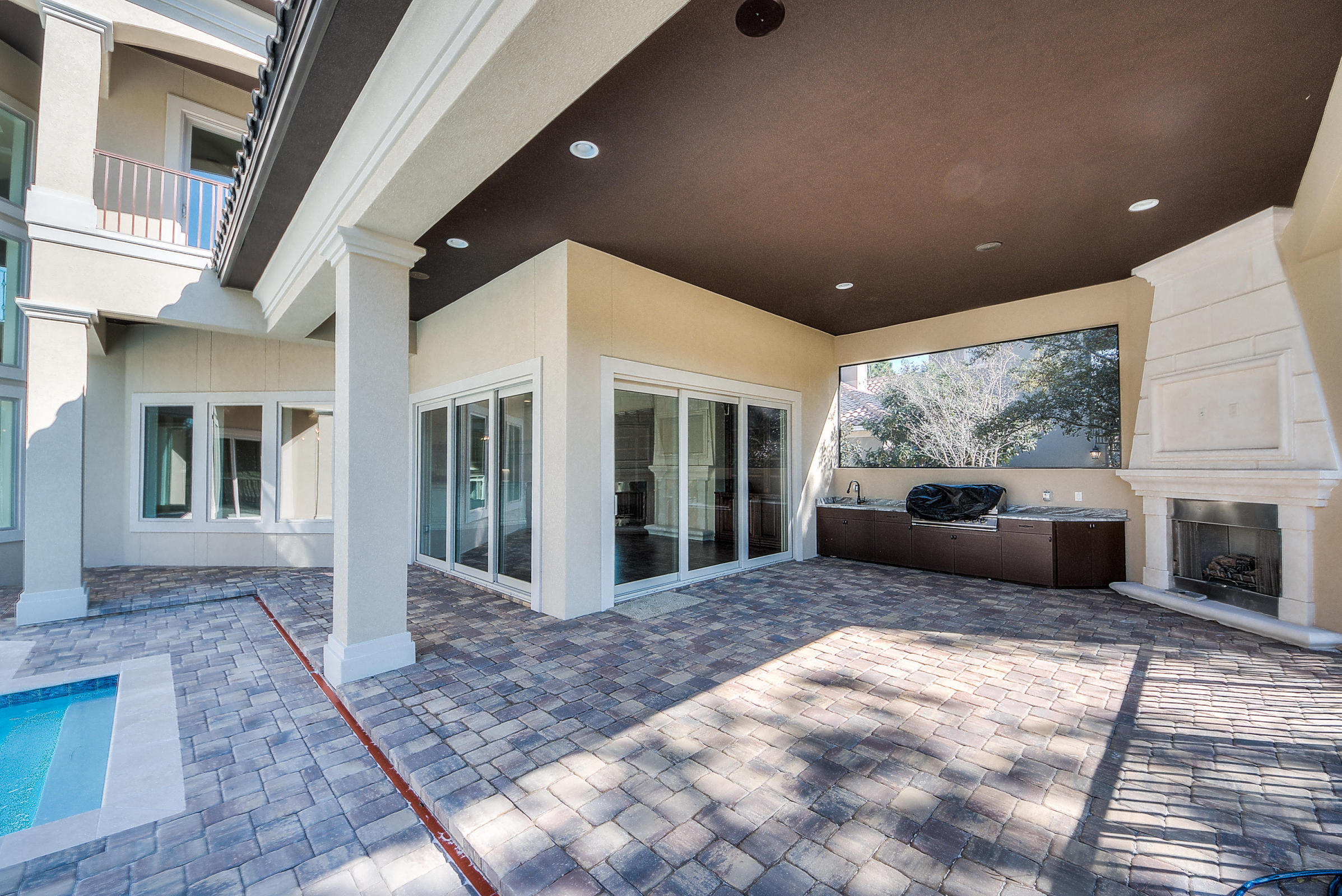 BURNT PINE - Residential