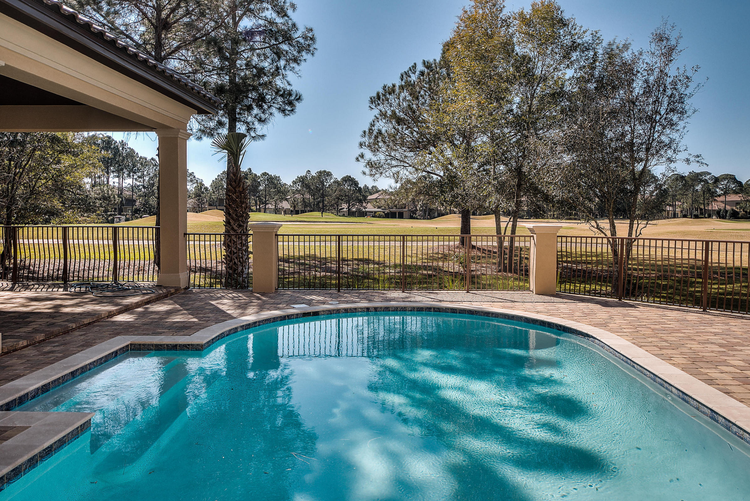 BURNT PINE - Residential