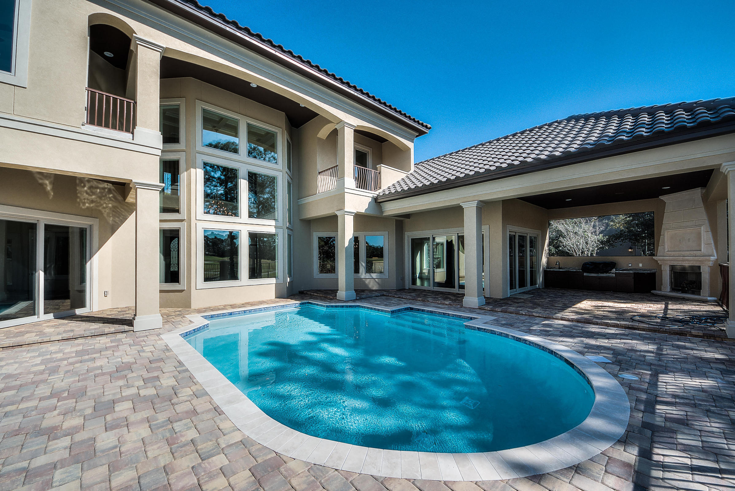 BURNT PINE - Residential