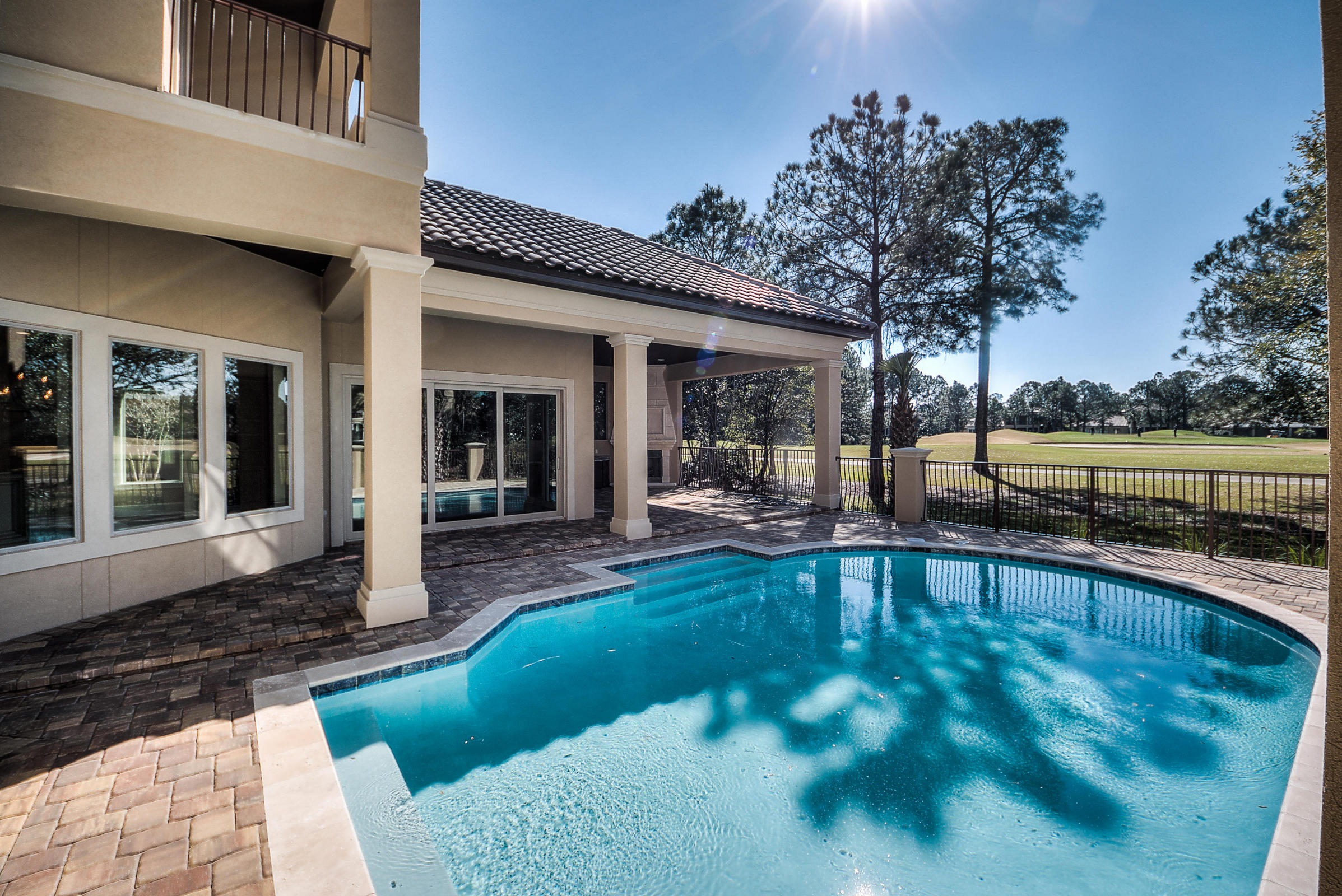 BURNT PINE - Residential