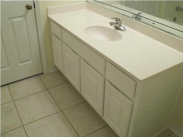 SHANYN TAYLOR OAKS - Residential Lease