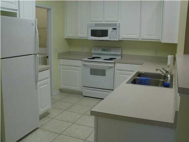 SHANYN TAYLOR OAKS - Residential Lease