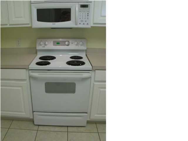 SHANYN TAYLOR OAKS - Residential Lease