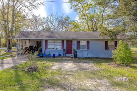 A home in Chipley