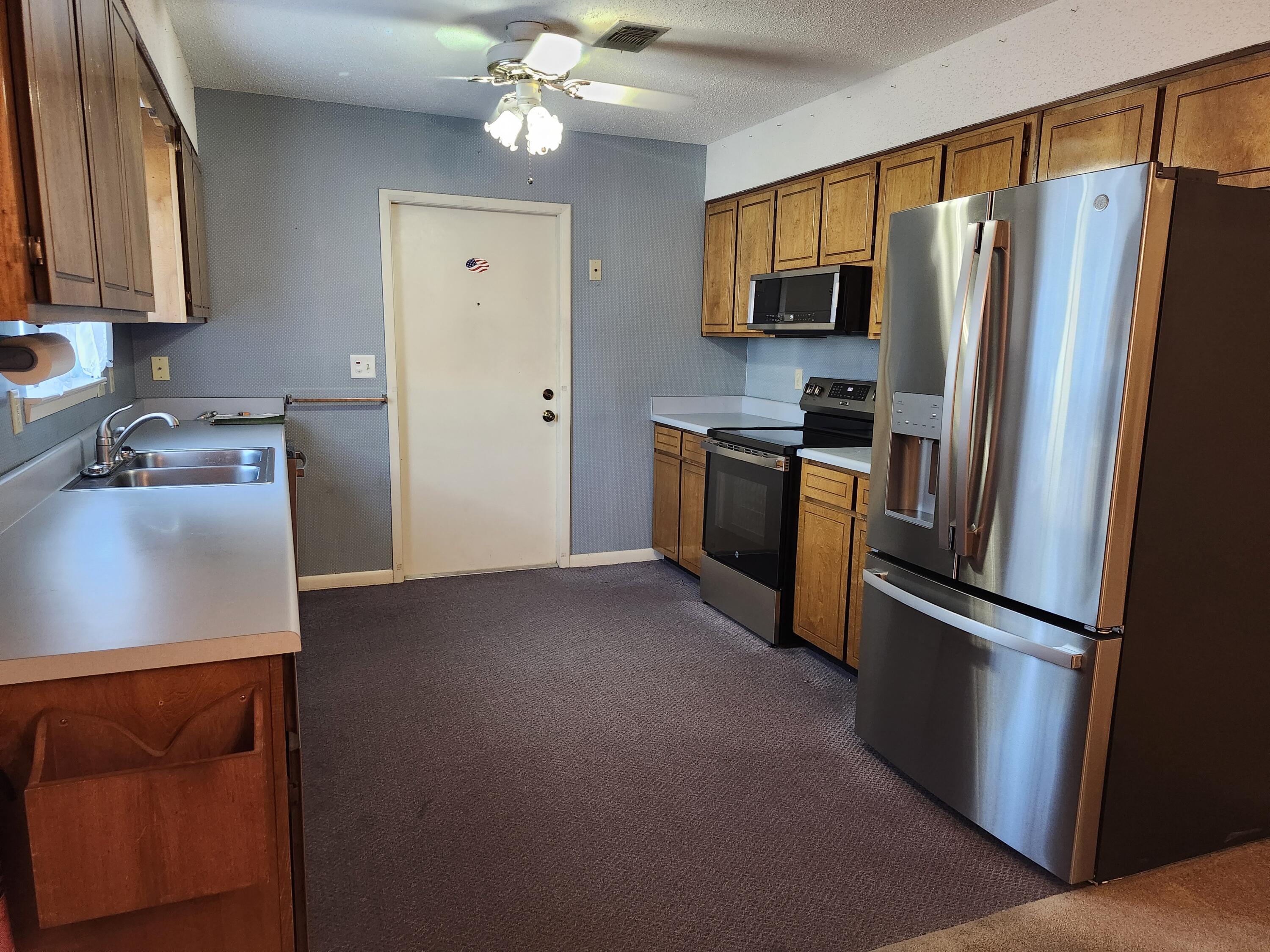 Mary Esther Manor - Residential