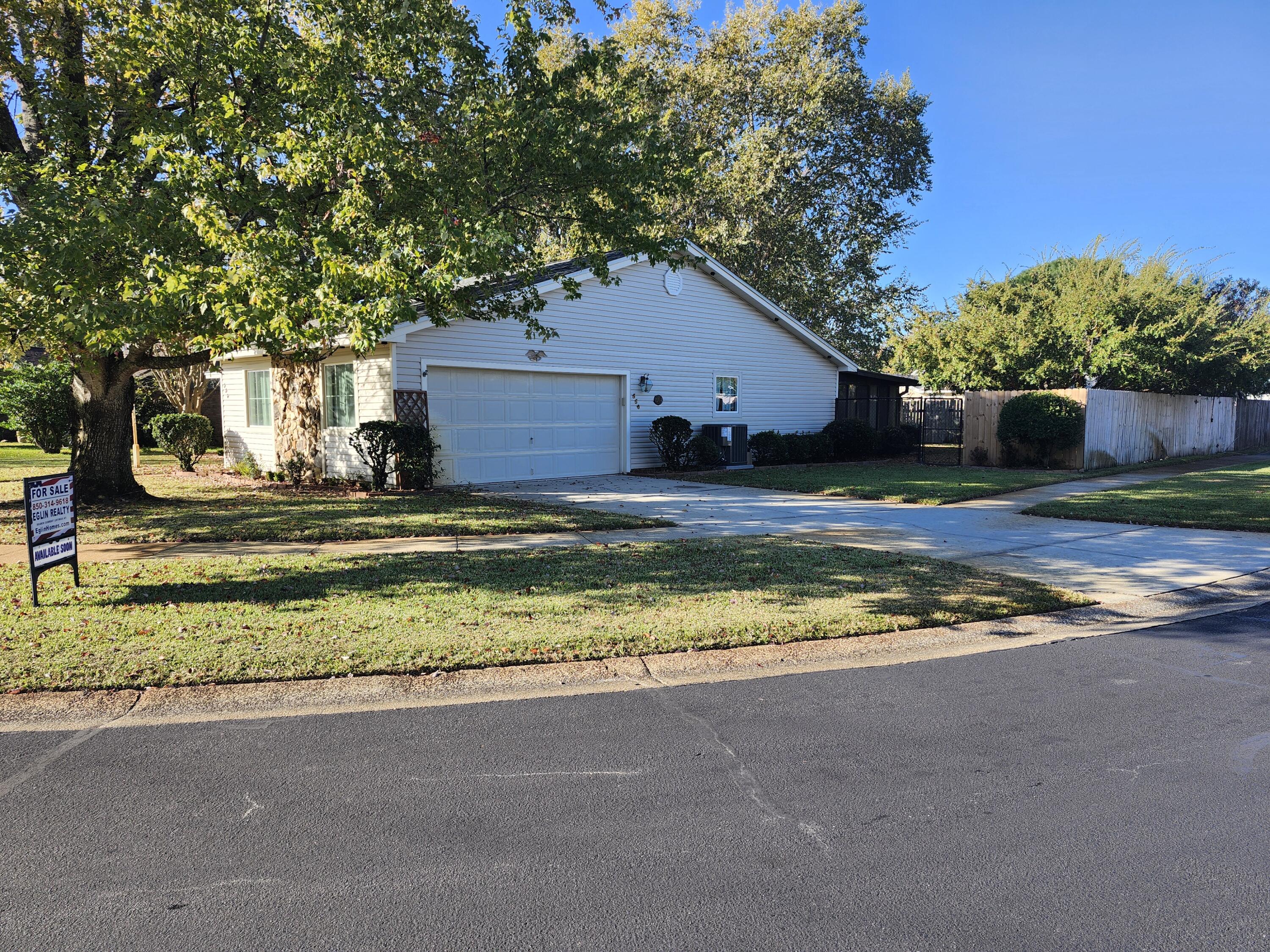 Mary Esther Manor - Residential
