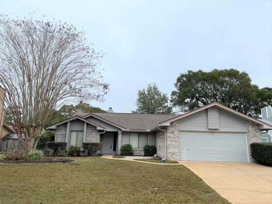 This one owner home in rocky bayou will be the perfect addition for a new family.  As you enter the home you will be greeted by the formal dining room and great room.  Great room is flanked by a brick gas fireplace.  Off the great room is a large screen porch (23x11), the perfect place to enjoy nature our back.  This home also has a covered patio and open patio (17x11). Roof is 2005, HVAC is 2017 and gas HWH is 2006.  Home is in great condition, but does need updating, which gives the new buyer the opportunity to make this truly their own design. This home is the perfect location as it is within walking distance to Publix shopping center.  View this home today and make it your own.