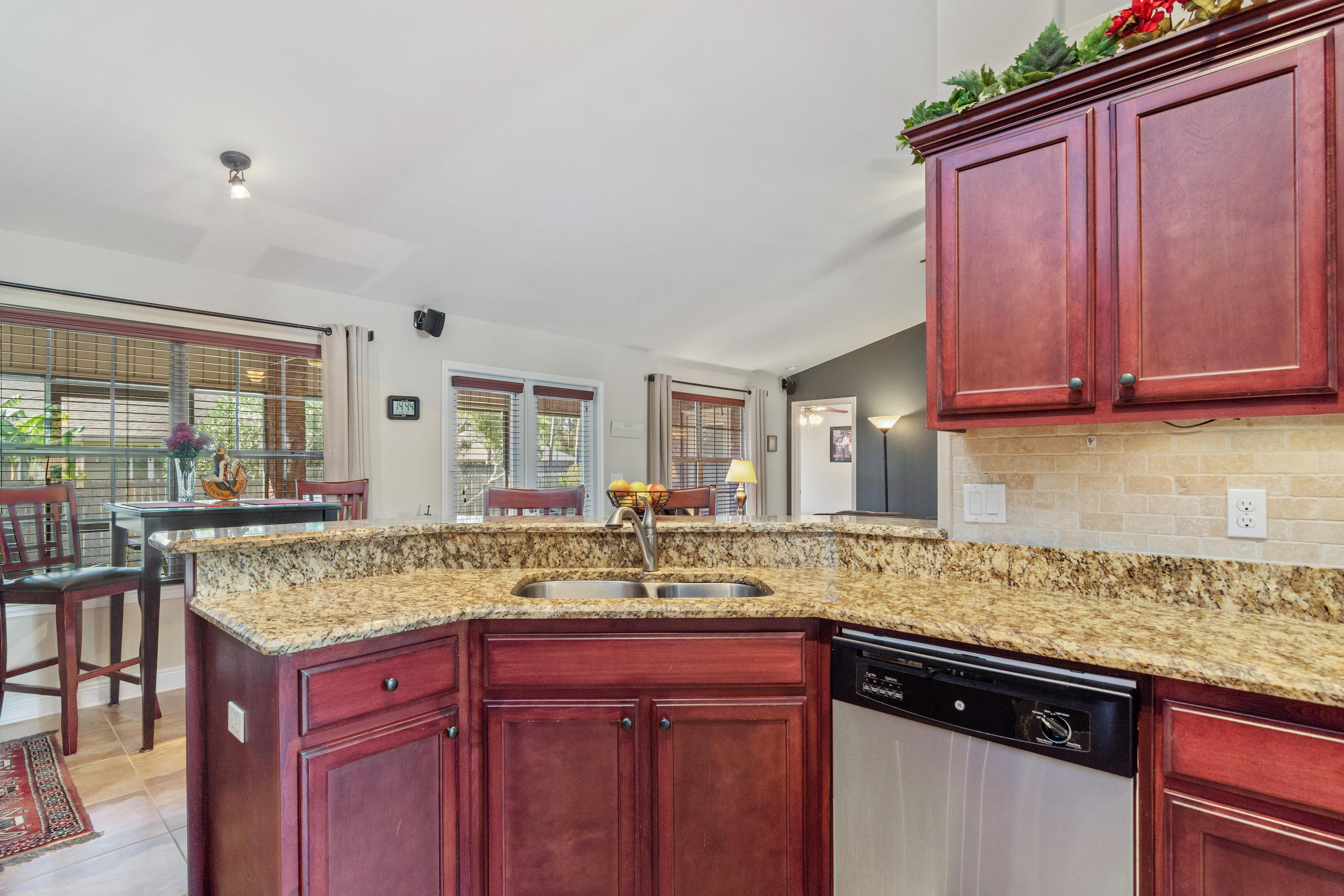 SUMMERSET ESTATES - Residential