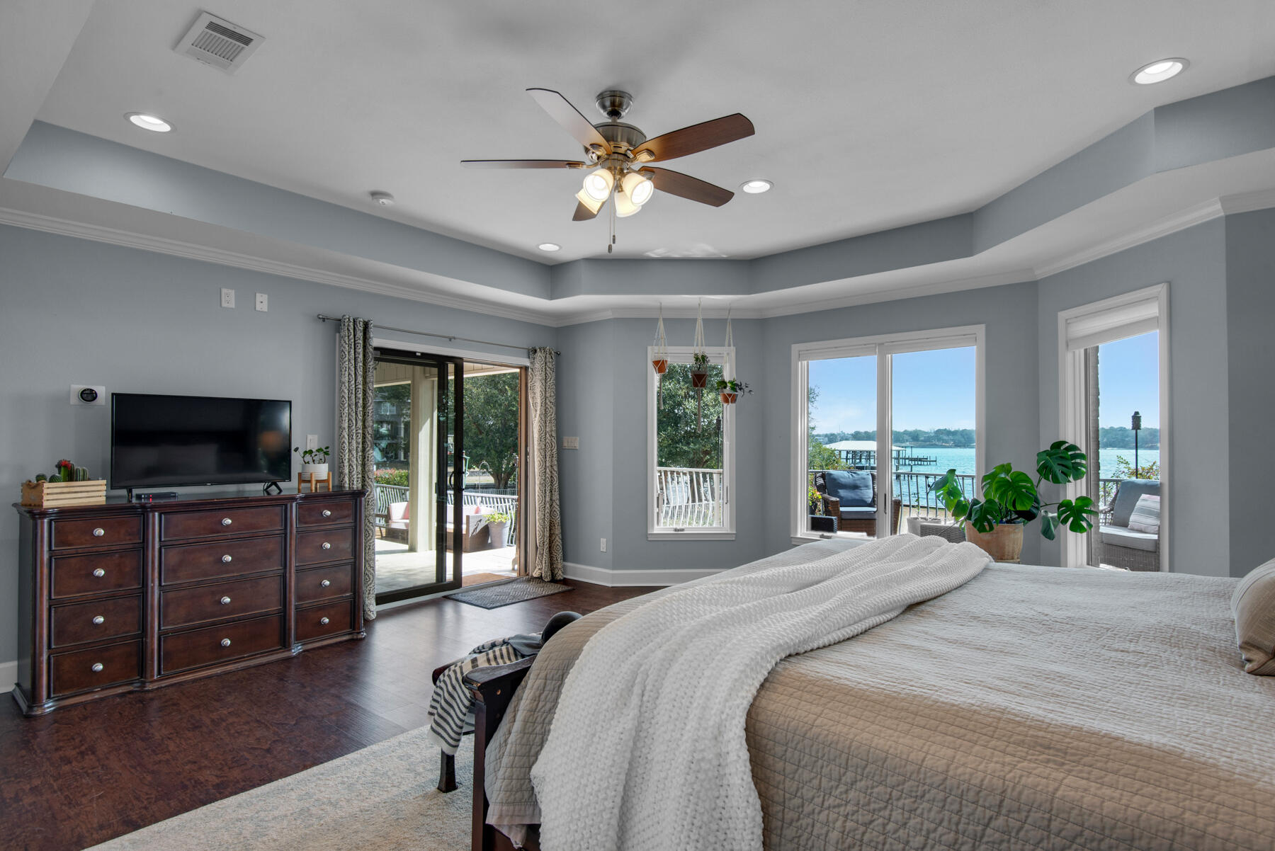 EDGEWATER VILLAGE - Residential