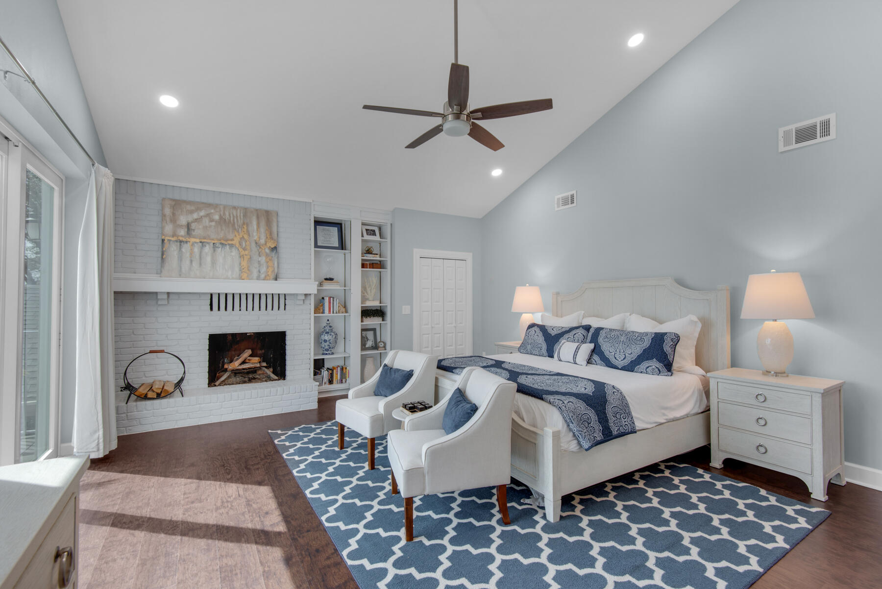 EDGEWATER VILLAGE - Residential