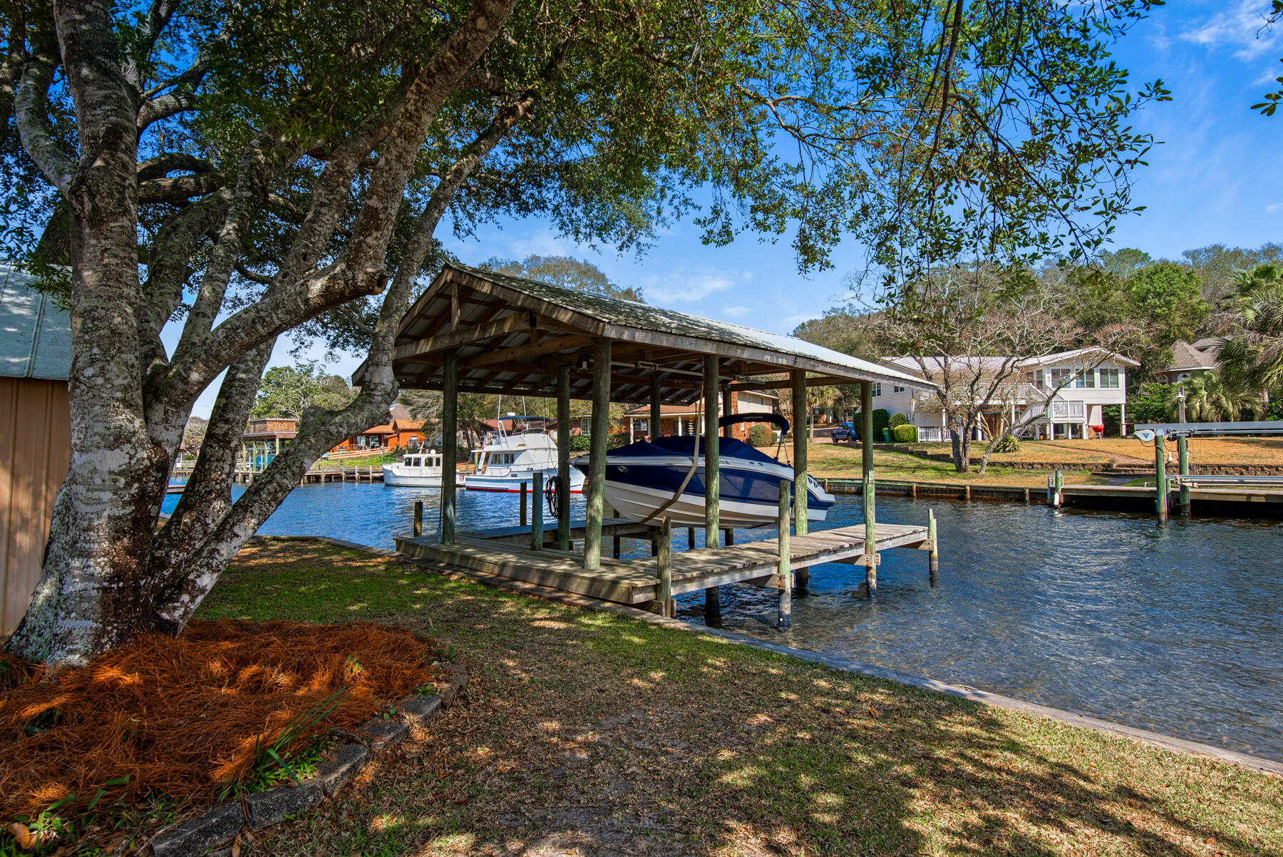 EDGEWATER VILLAGE - Residential