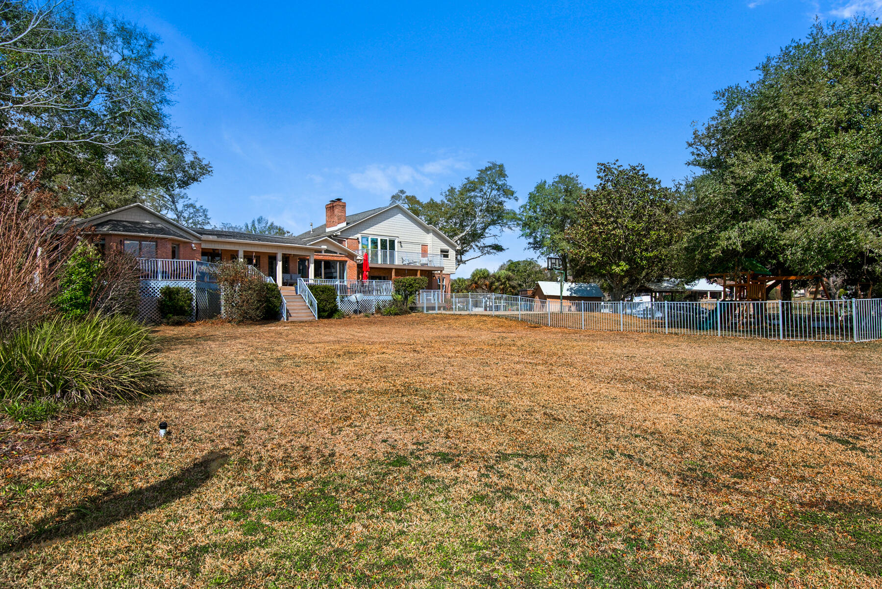 EDGEWATER VILLAGE - Residential