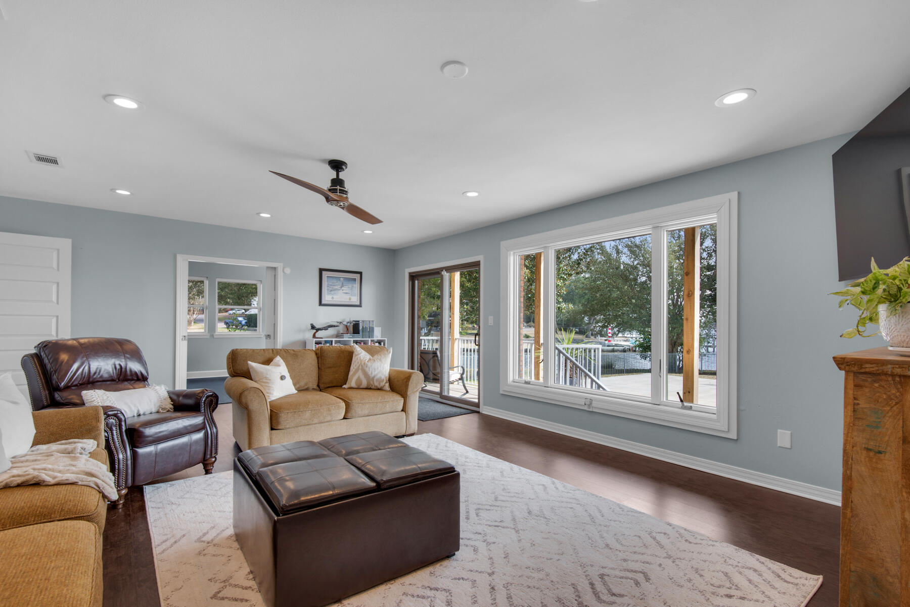 EDGEWATER VILLAGE - Residential