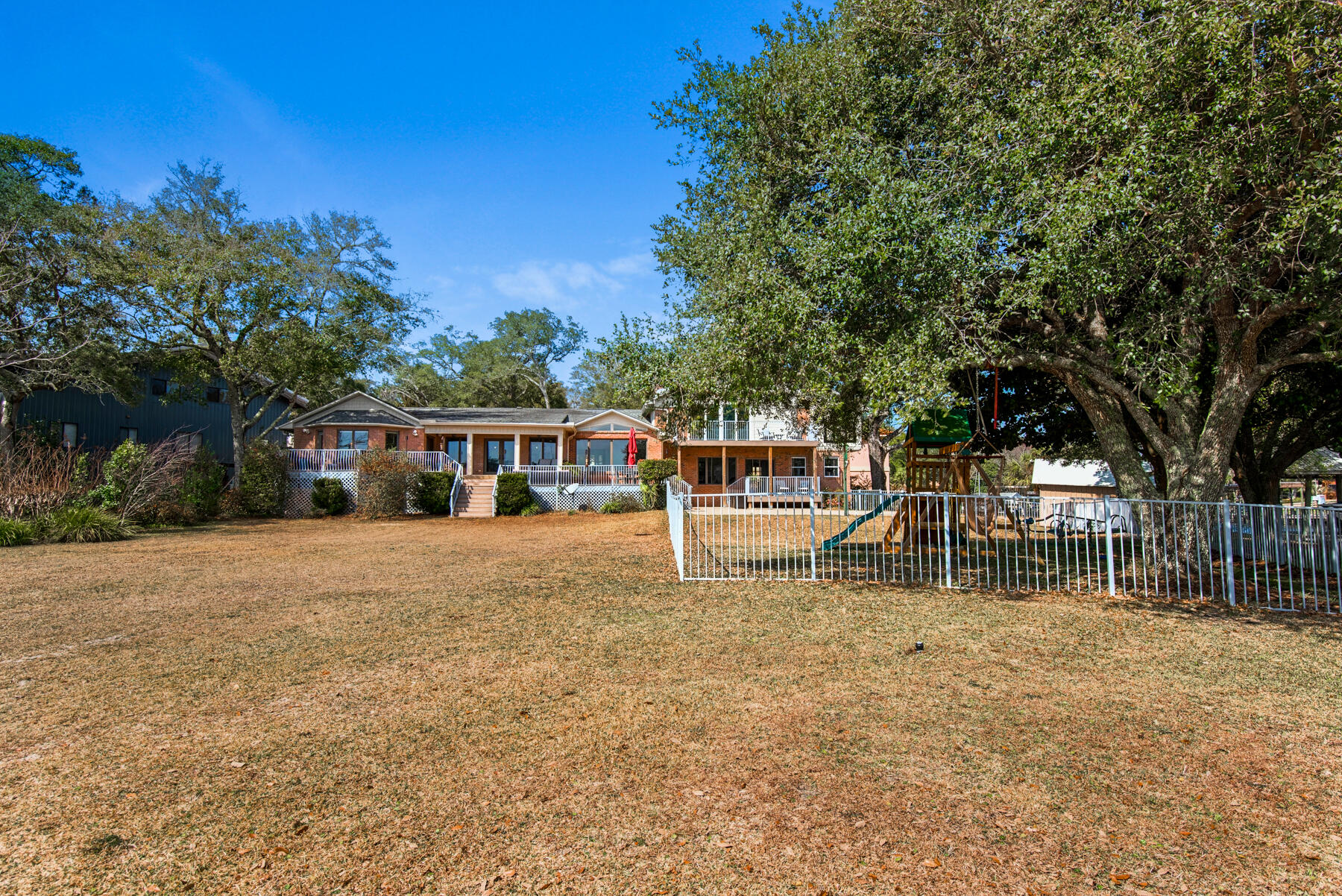 EDGEWATER VILLAGE - Residential
