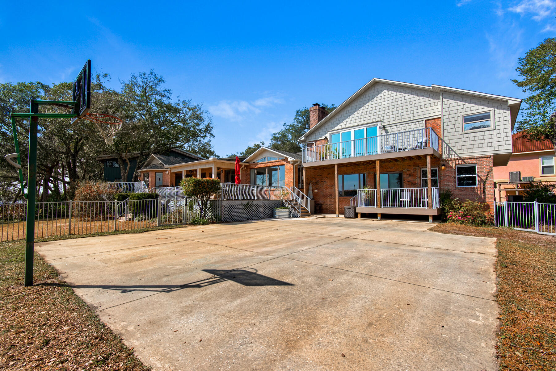 EDGEWATER VILLAGE - Residential
