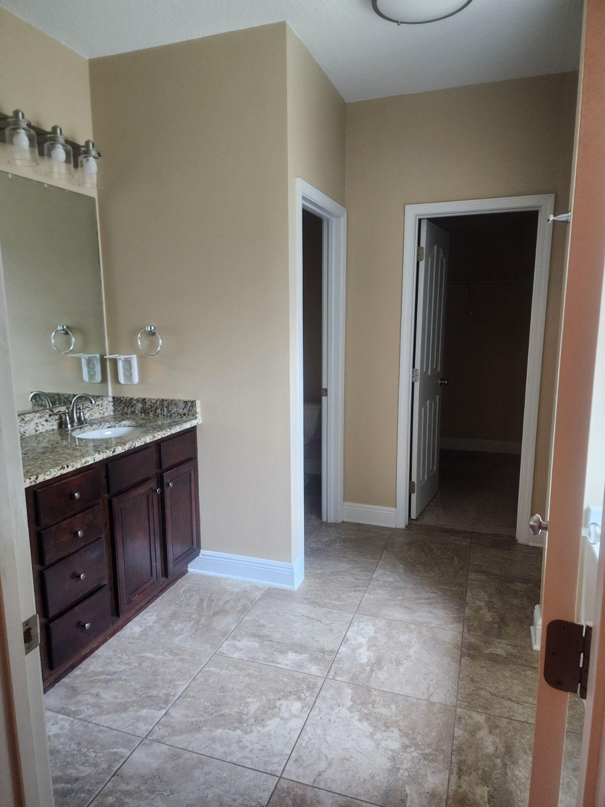 HAMMOCK BAY - Residential Lease