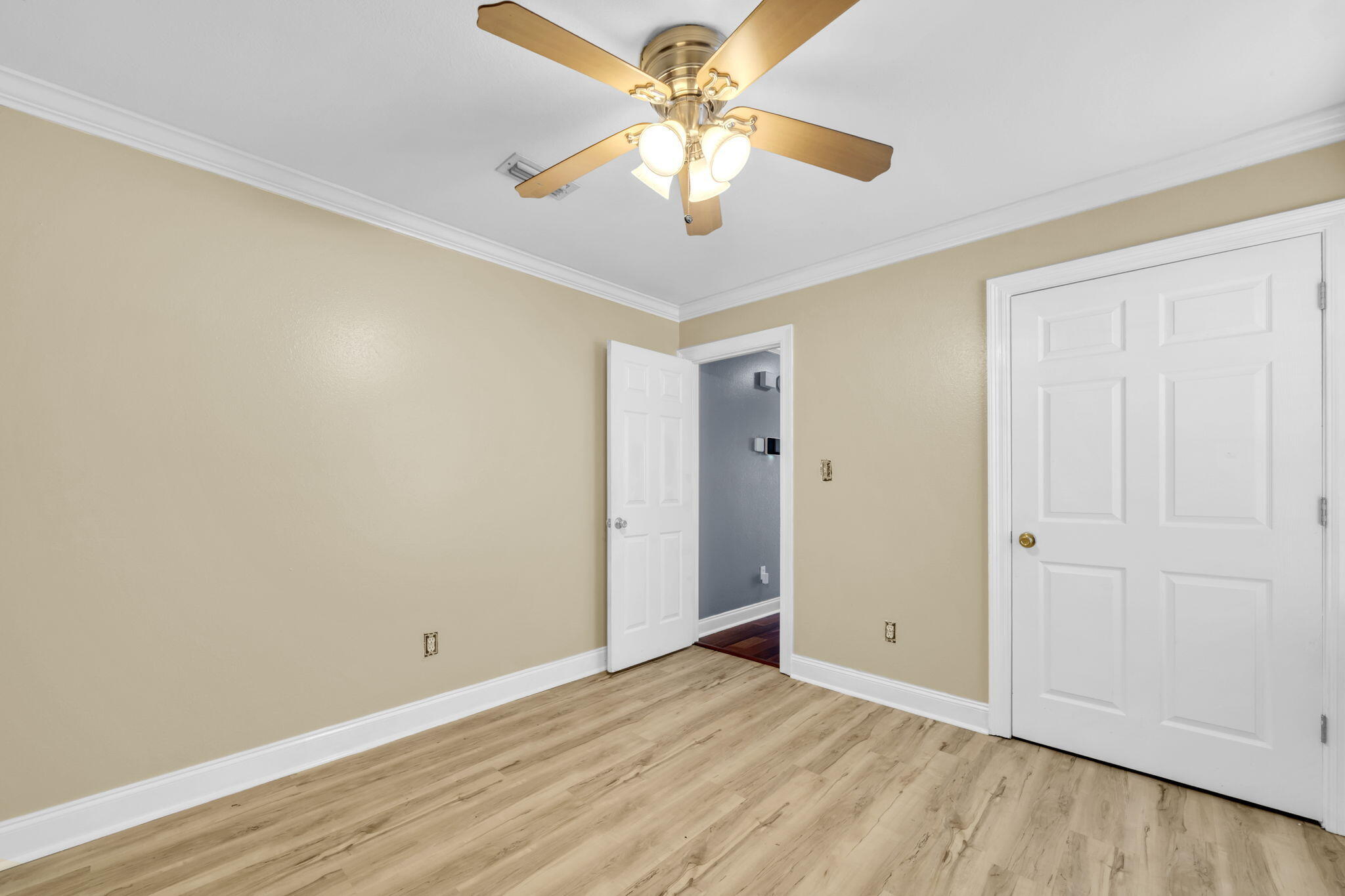 FOX DEN VILLAGES - Residential