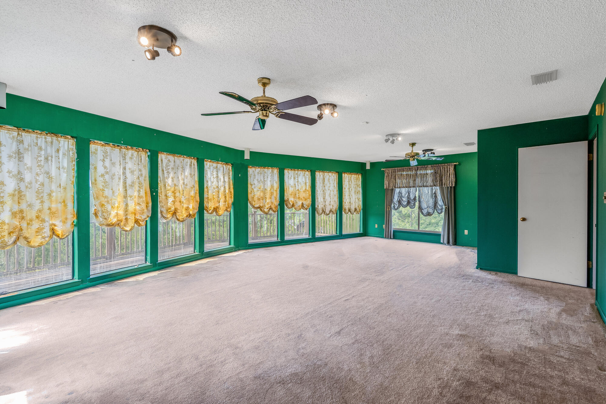 Wildlife Paradise - Residential