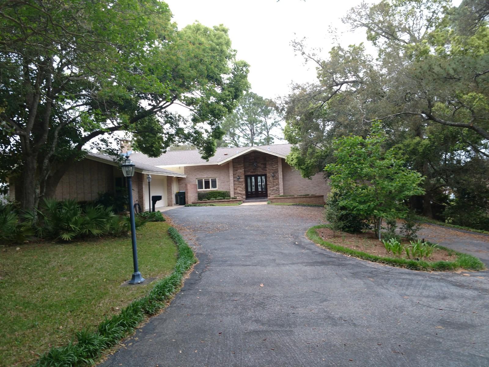 WHISPERING PINES - Residential