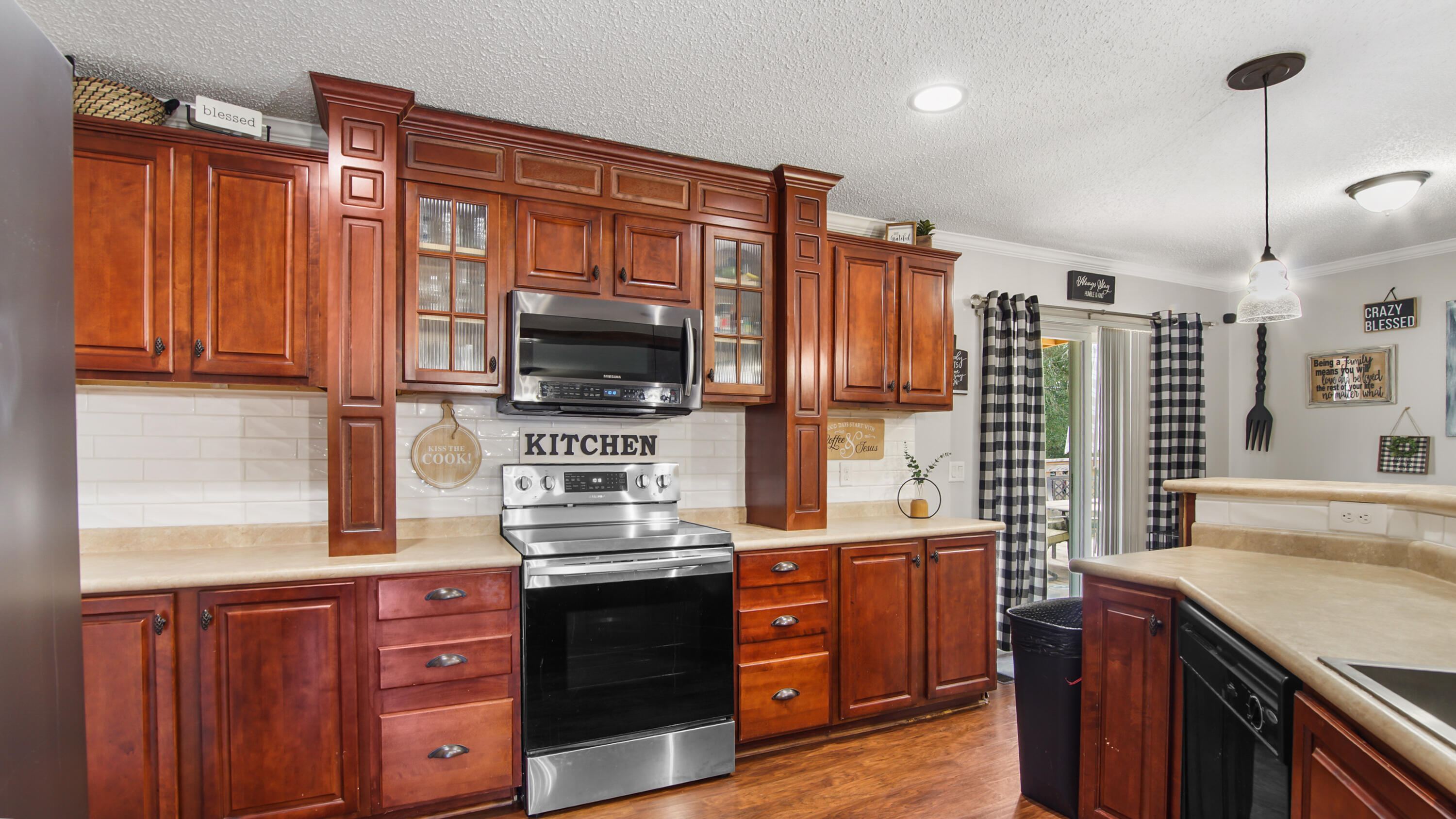 OAKWOOD LAKES ESTATES - Residential