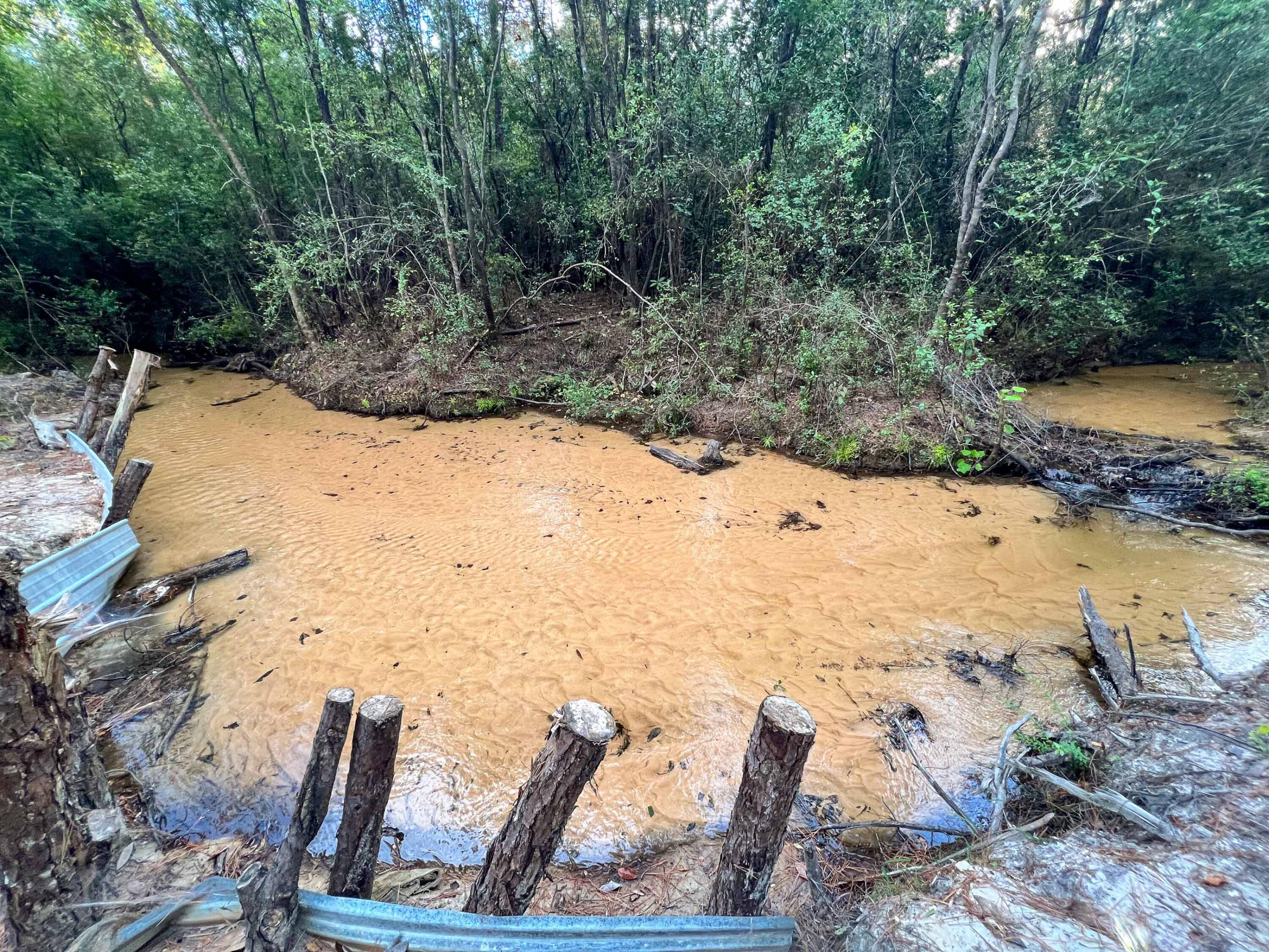 METES & BOUNDS - Land