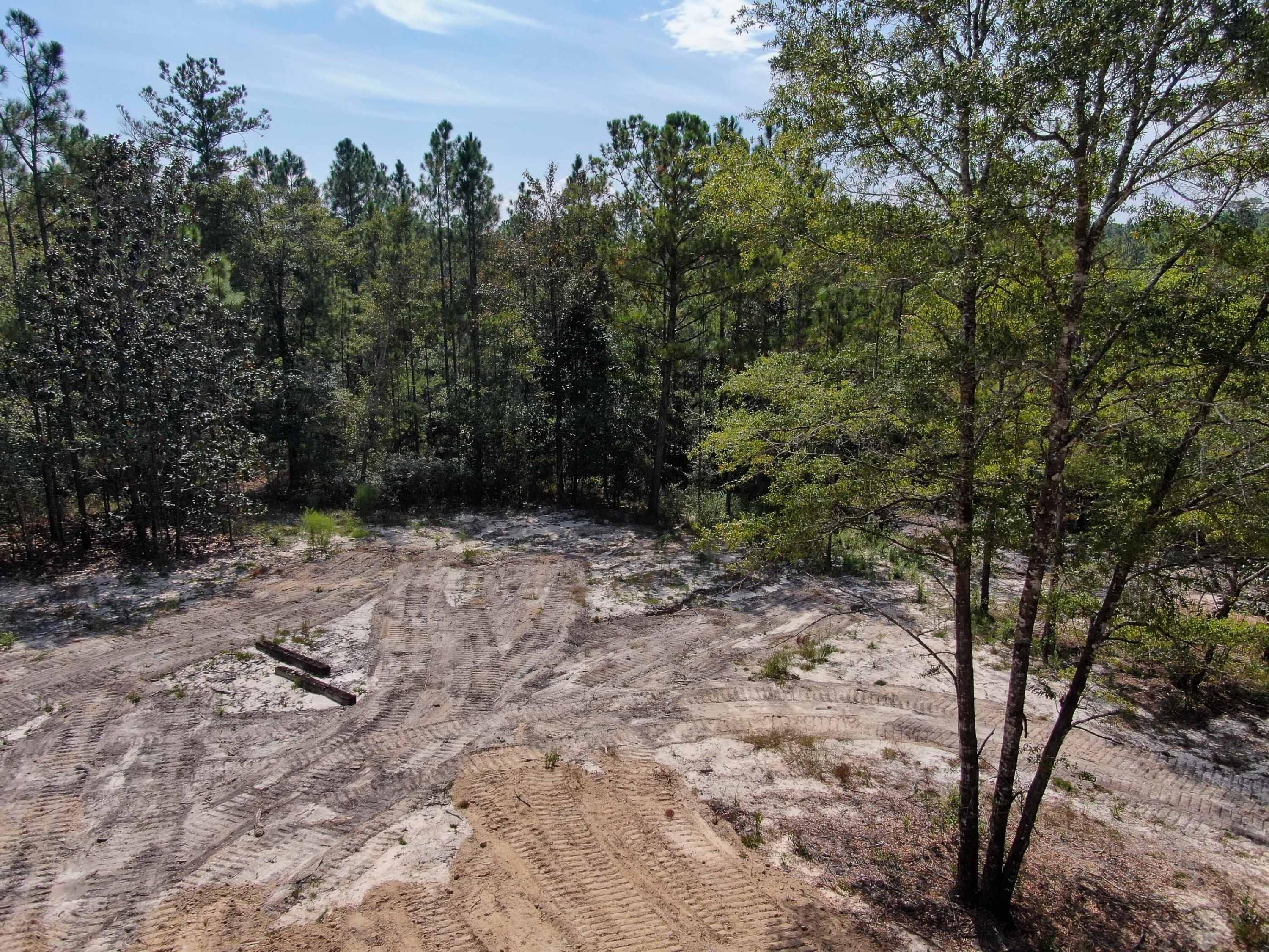 METES & BOUNDS - Land