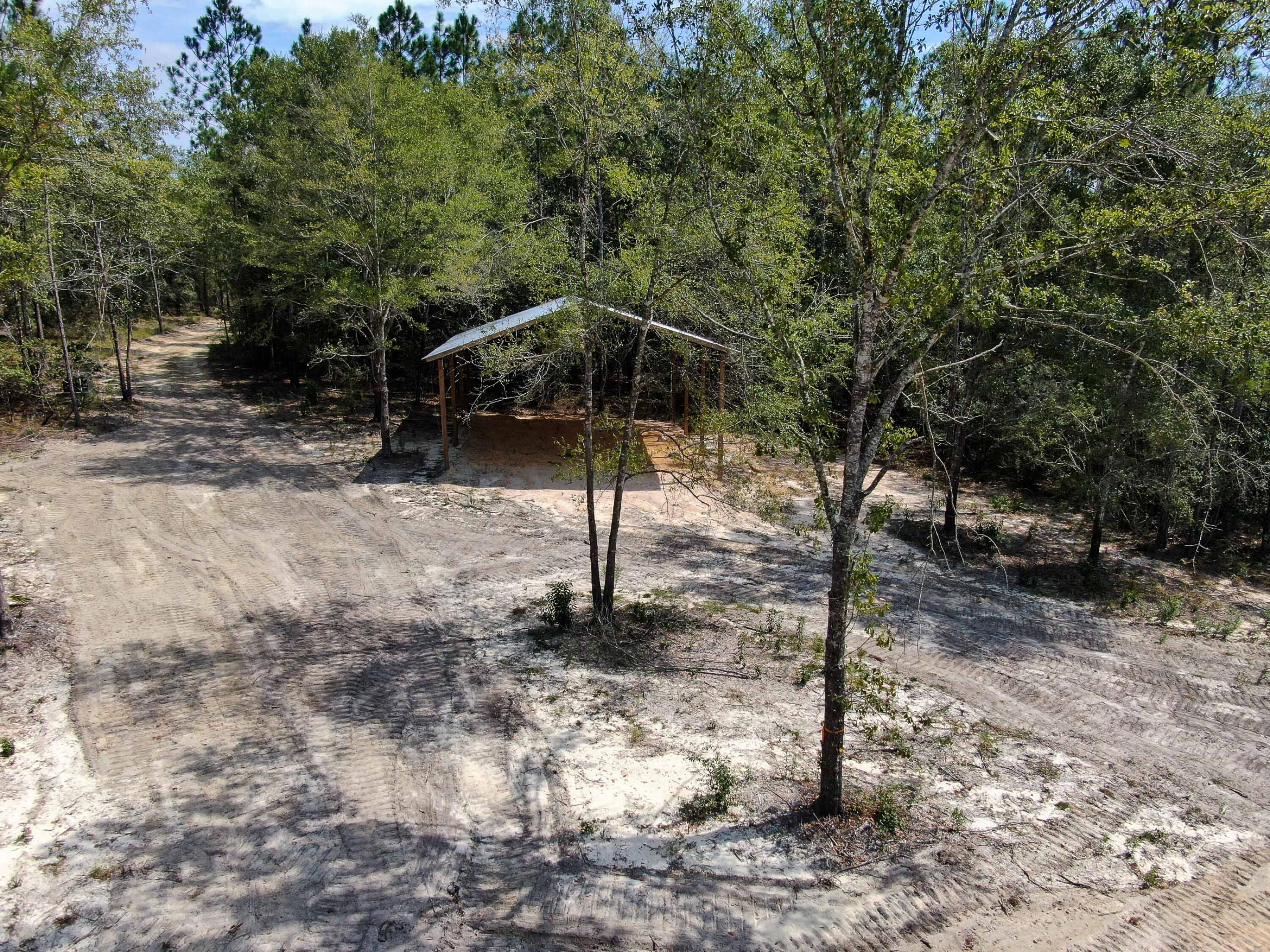 METES & BOUNDS - Land