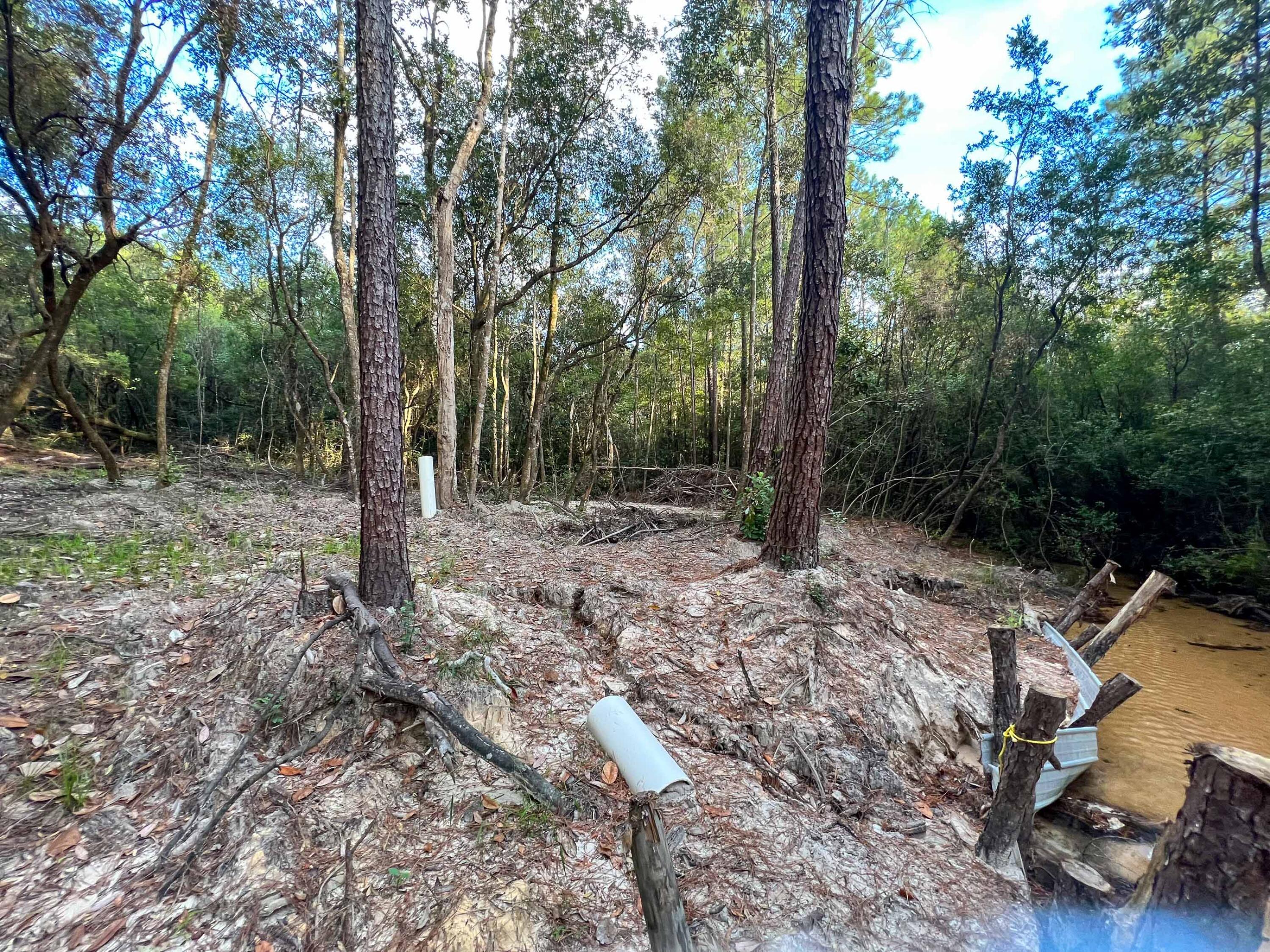 METES & BOUNDS - Land