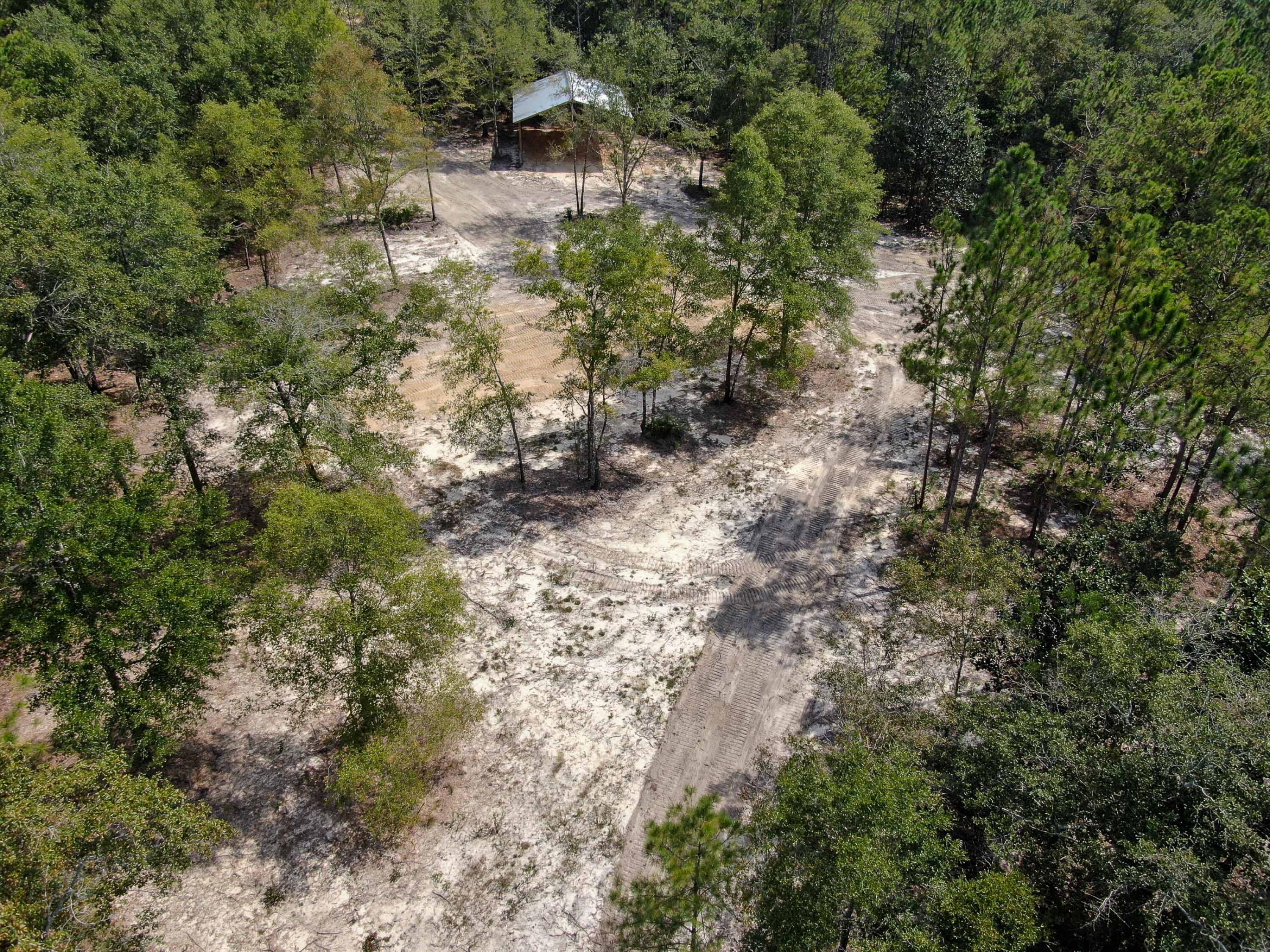 METES & BOUNDS - Land