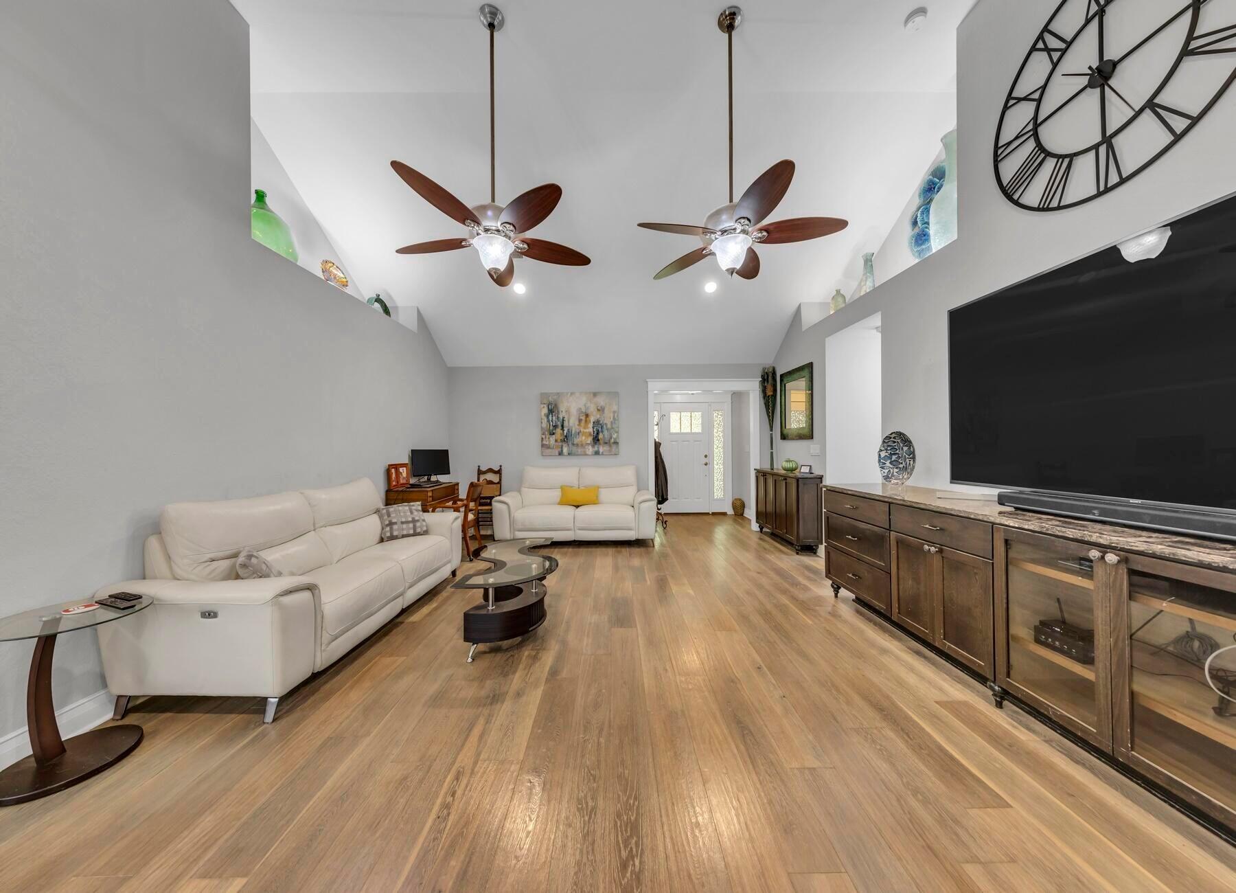 KENNEDY LAKES 1ST ADDN - Residential