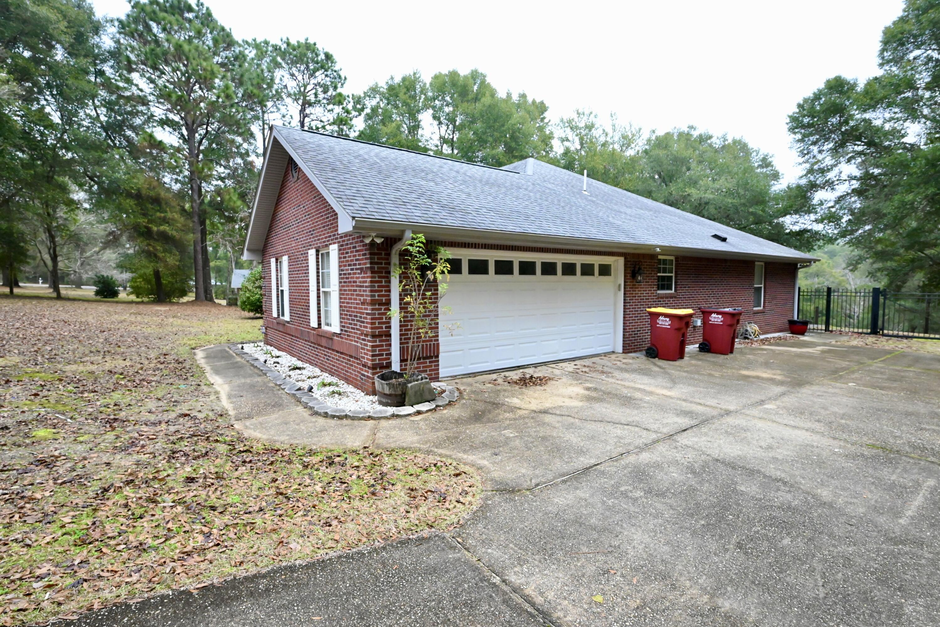 KENNEDY LAKES 1ST ADDN - Residential