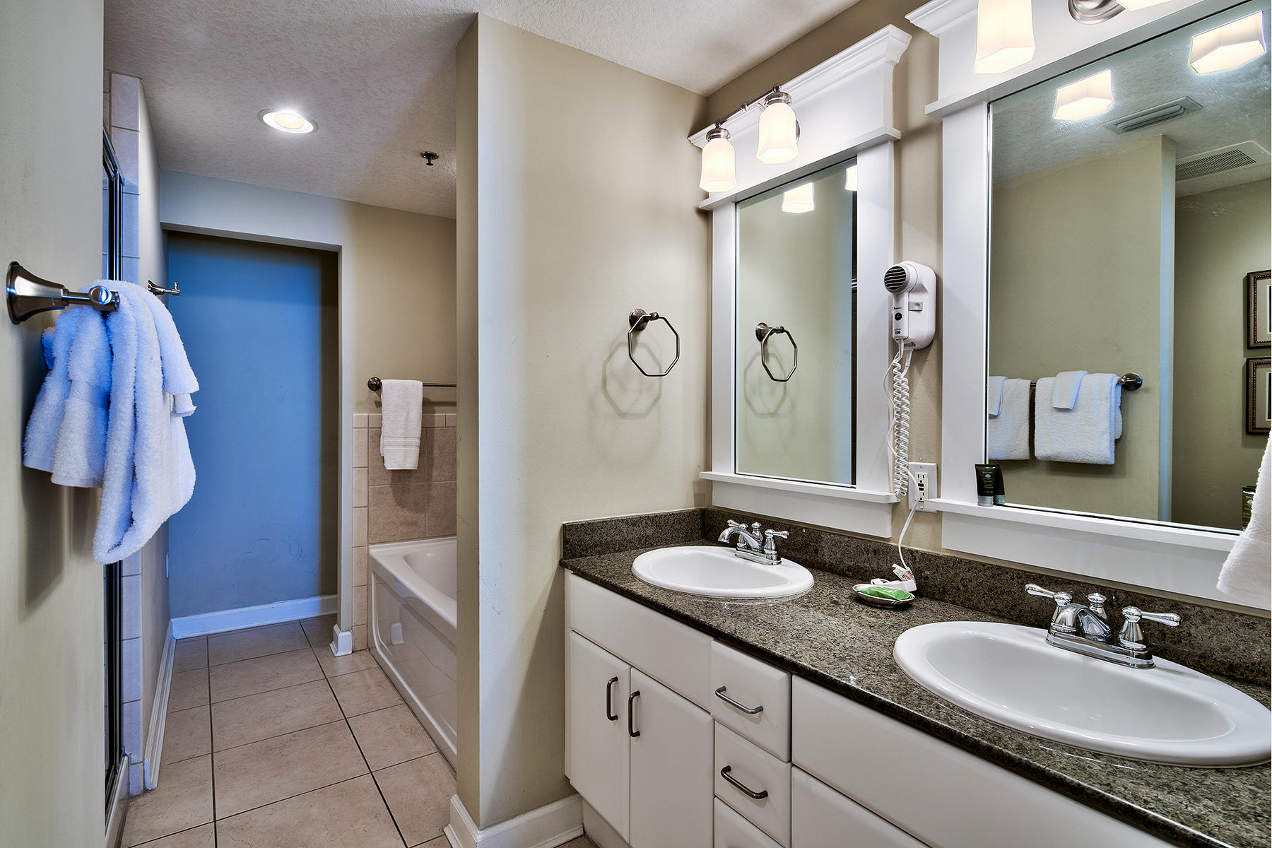 GRAND PANAMA BEACH RESORTS - Residential