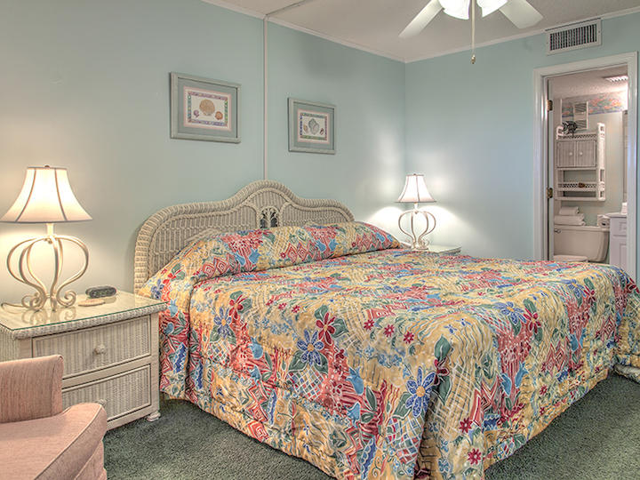 HOLIDAY SURF & RACQUET CLUB - Residential