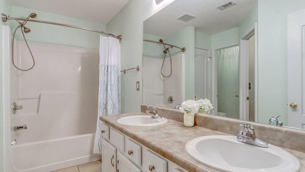 THE PINES - Residential