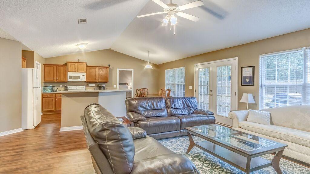 THE PINES - Residential