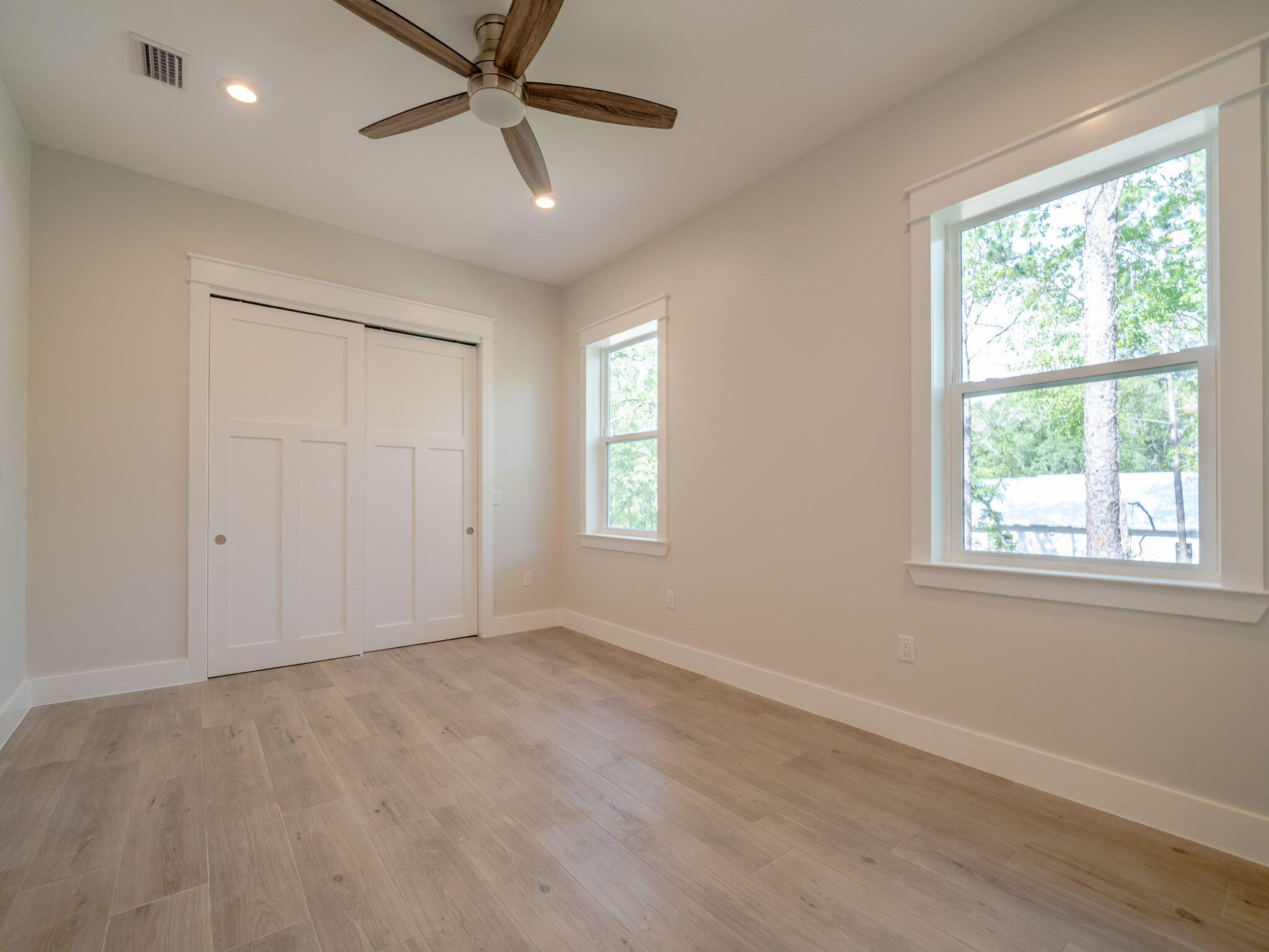 MAGNOLIA BEACH - Residential