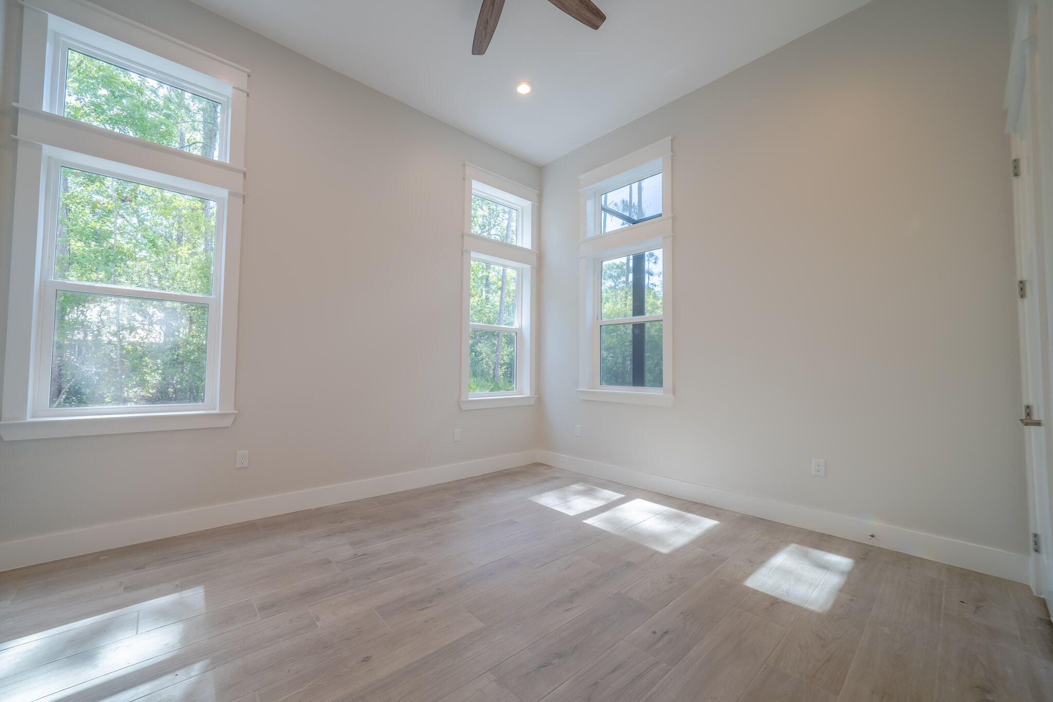 MAGNOLIA BEACH - Residential