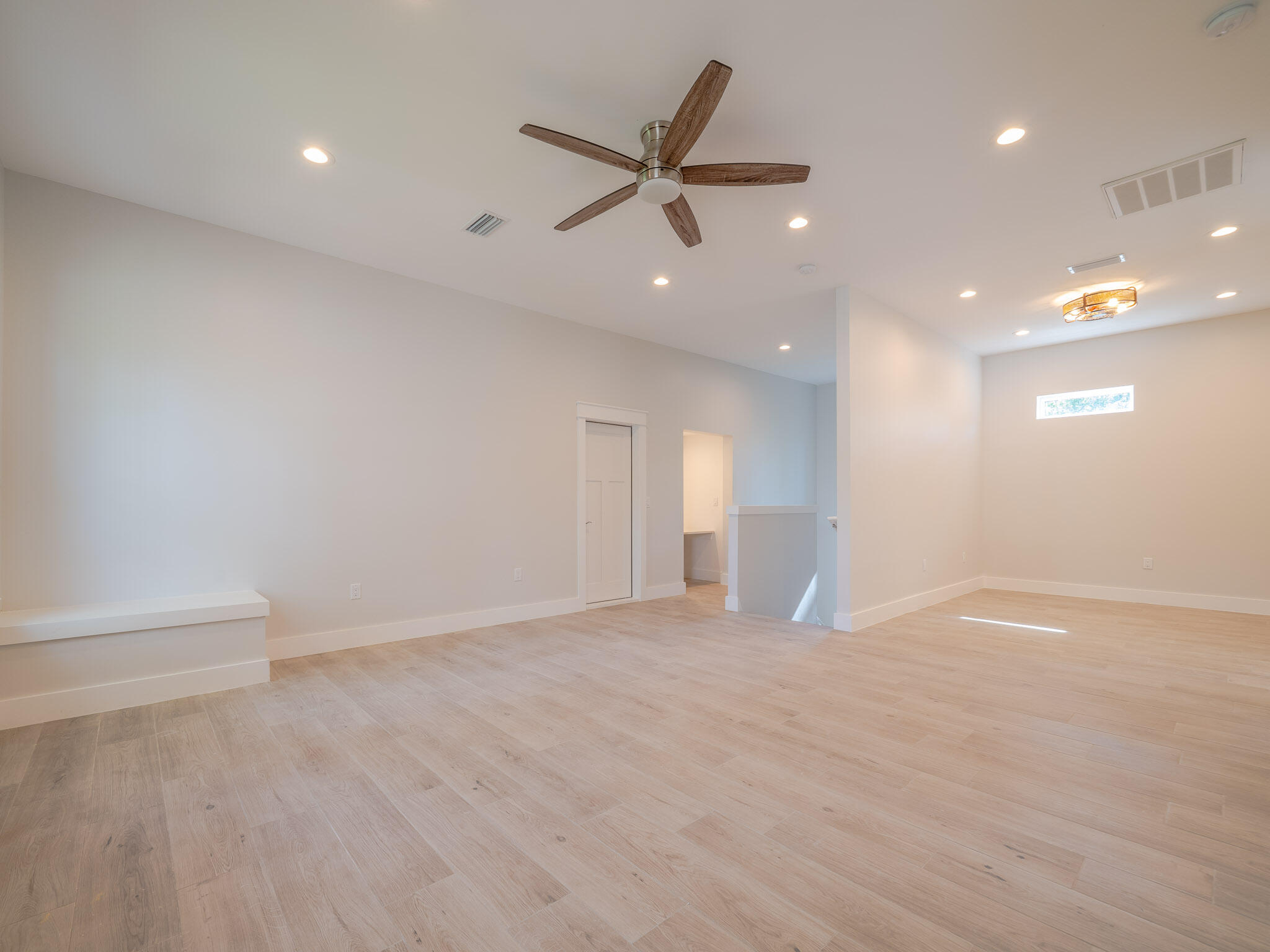 MAGNOLIA BEACH - Residential